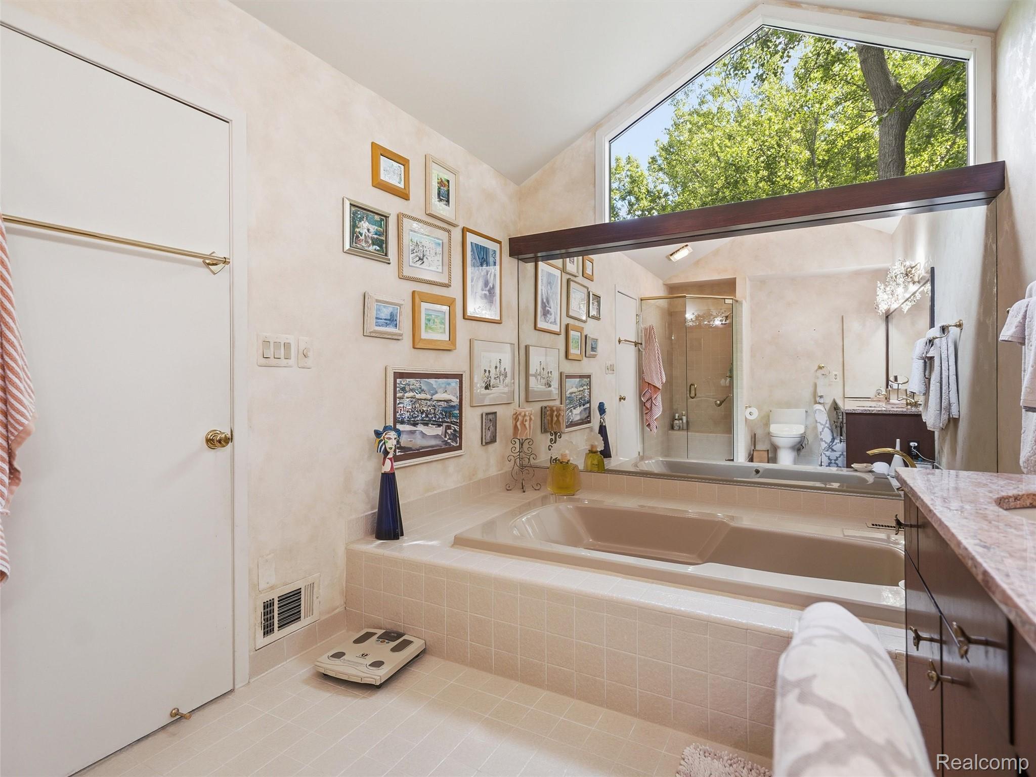 4751 Rolling Ridge Road Property Photo 23