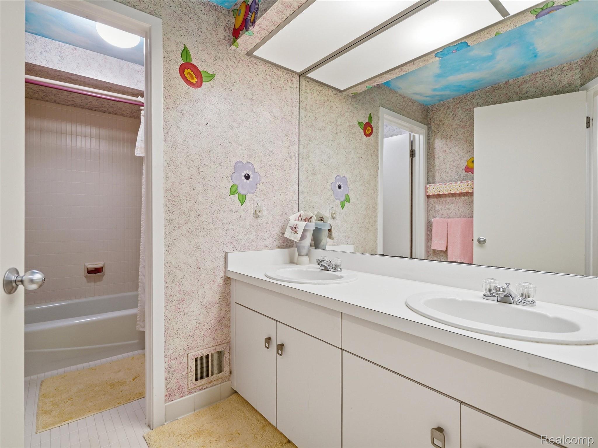 4751 Rolling Ridge Road Property Photo 32