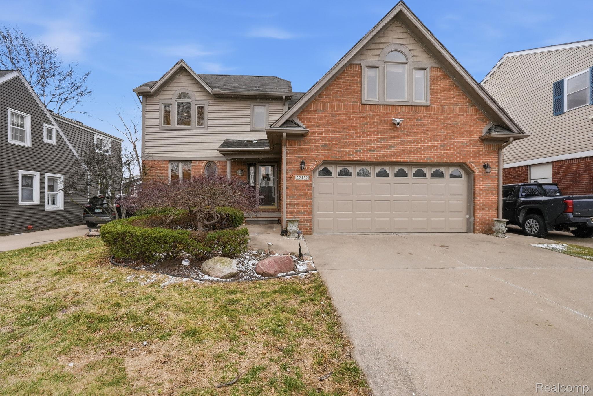 22432 Pointe Drive Property Photo 1