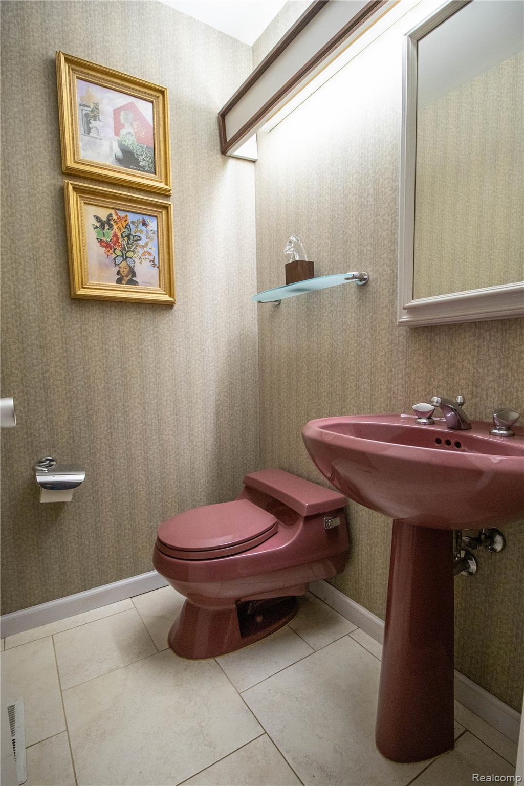 9302 Green Tree Drive Property Photo 28