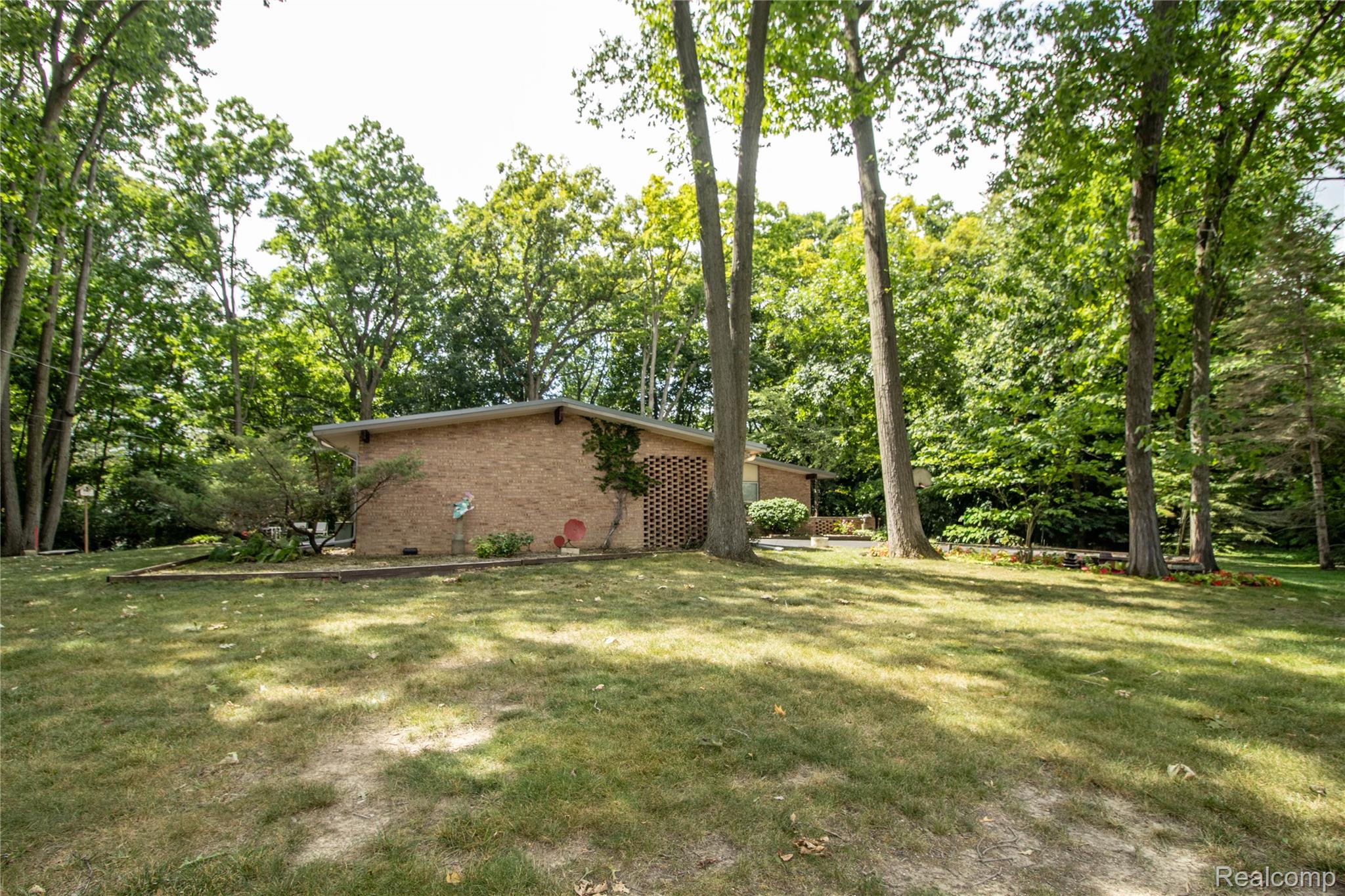 9302 Green Tree Drive Property Photo 51