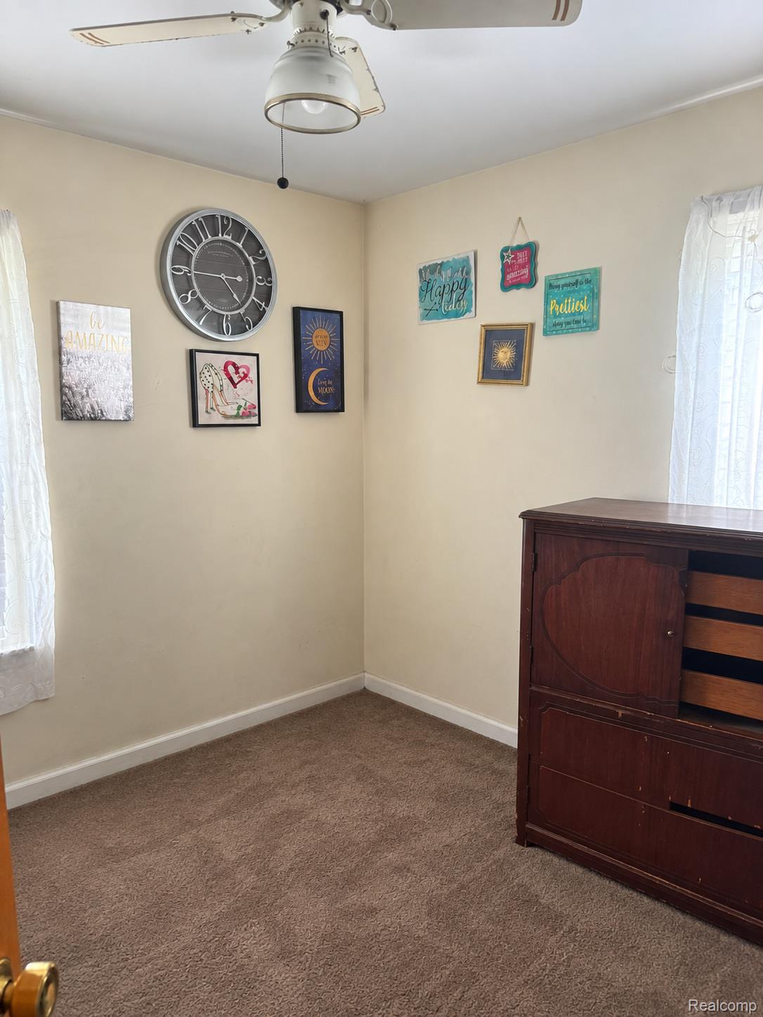 574 Wilson Avenue Property Photo 4