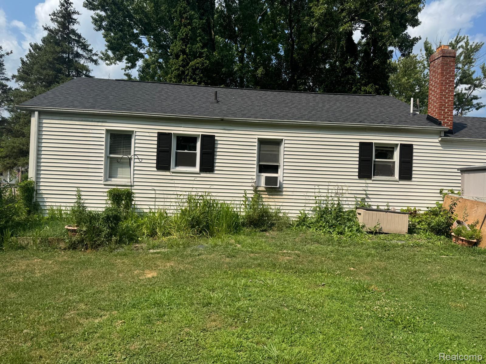 574 Wilson Avenue Property Photo 10