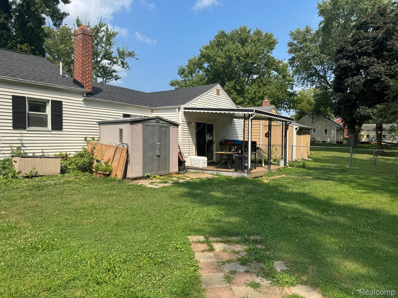 574 Wilson Avenue Property Photo 17