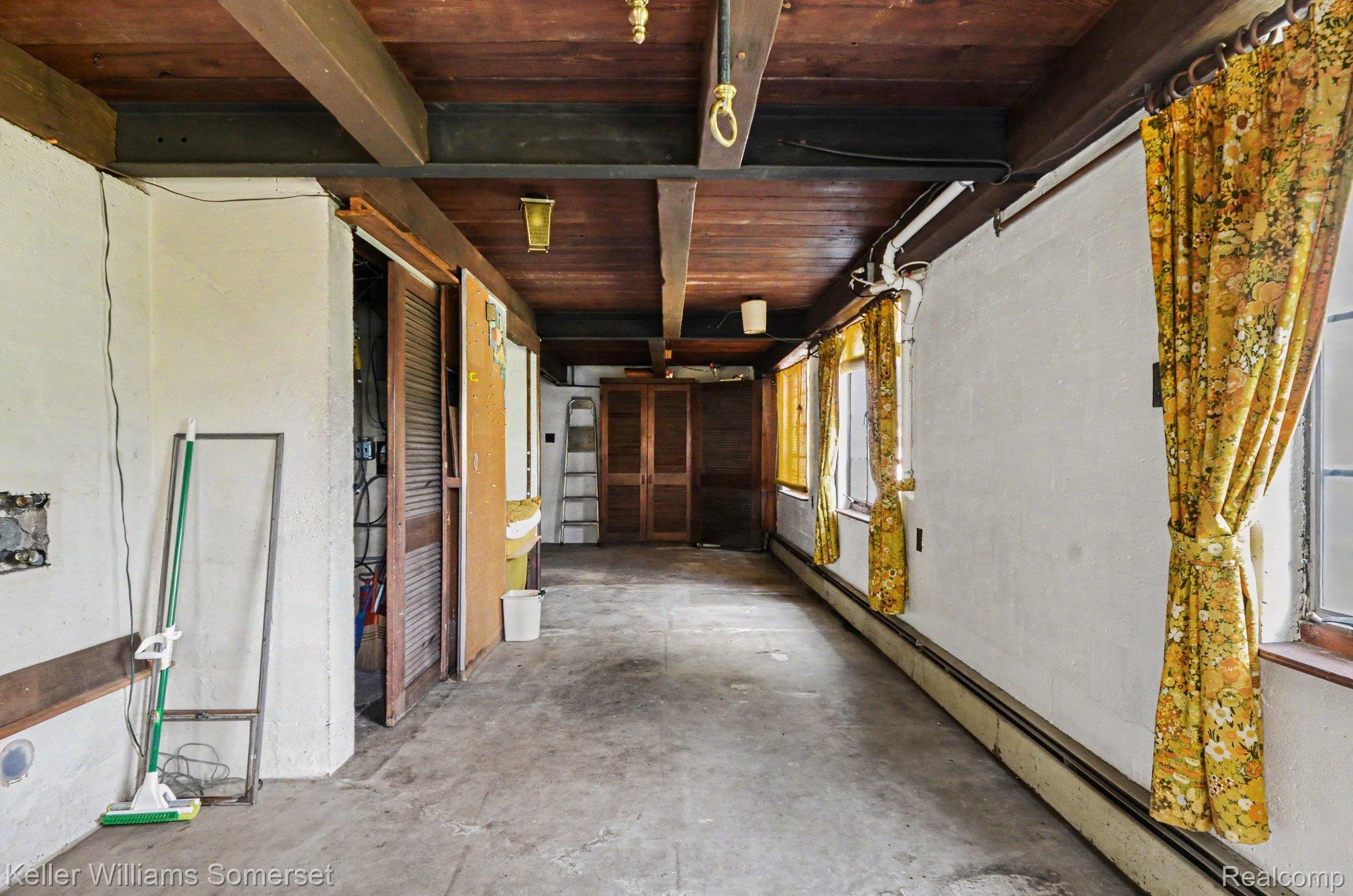 6920 Coolidge Highway Property Photo 16