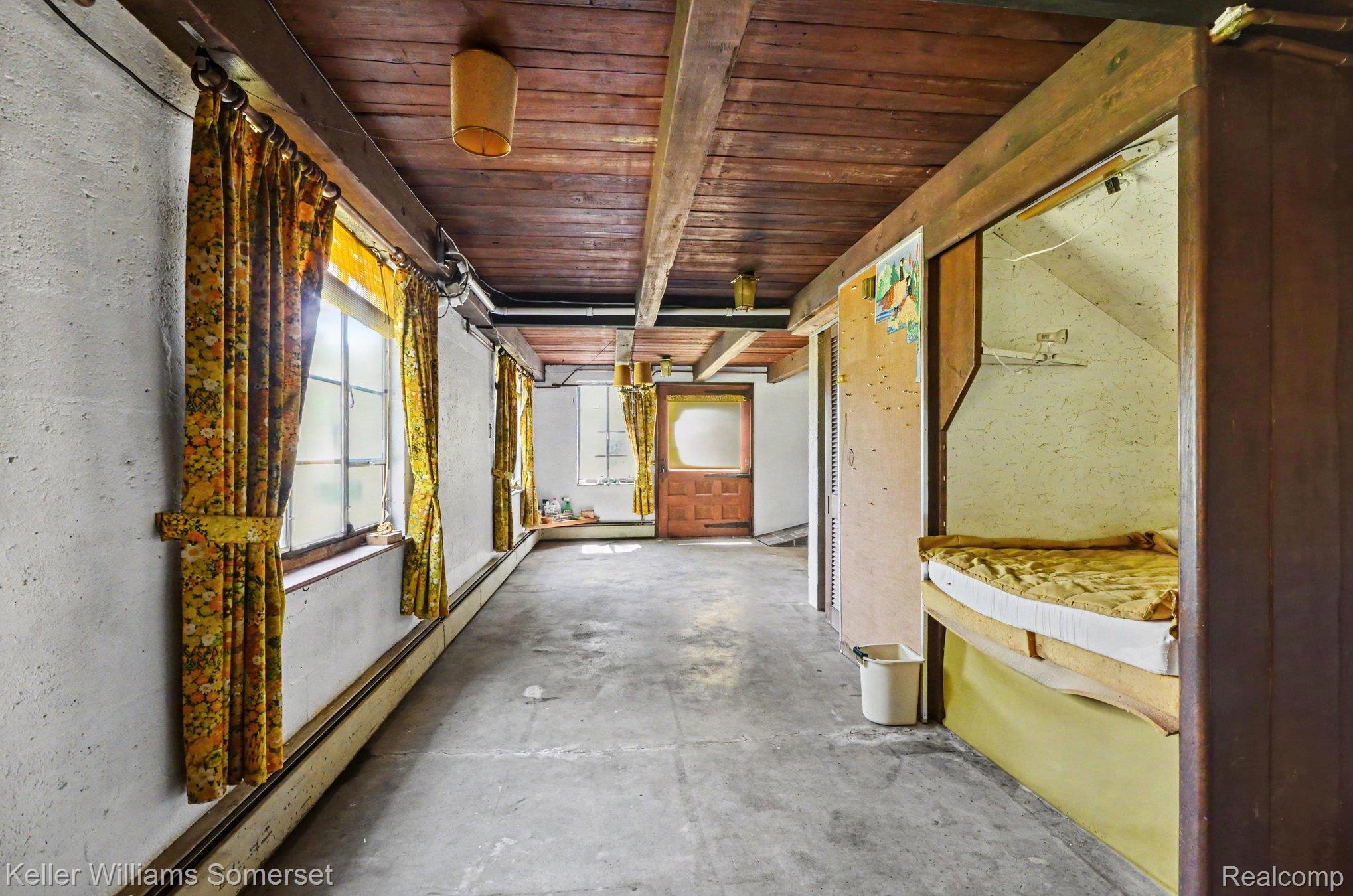 6920 Coolidge Highway Property Photo 17
