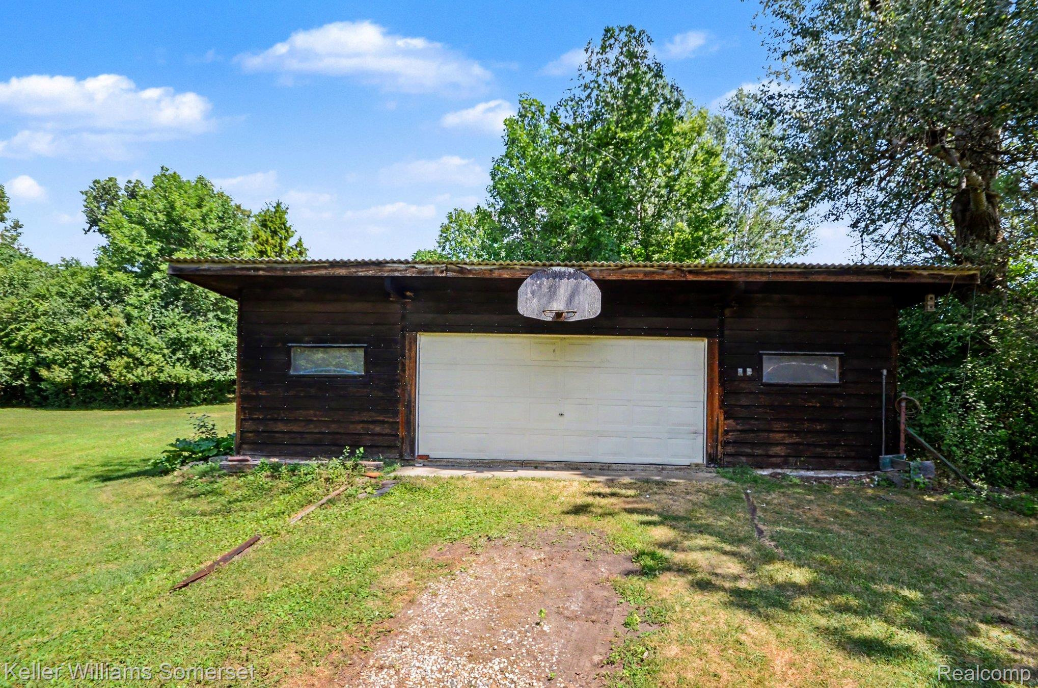 6920 Coolidge Highway Property Photo 18