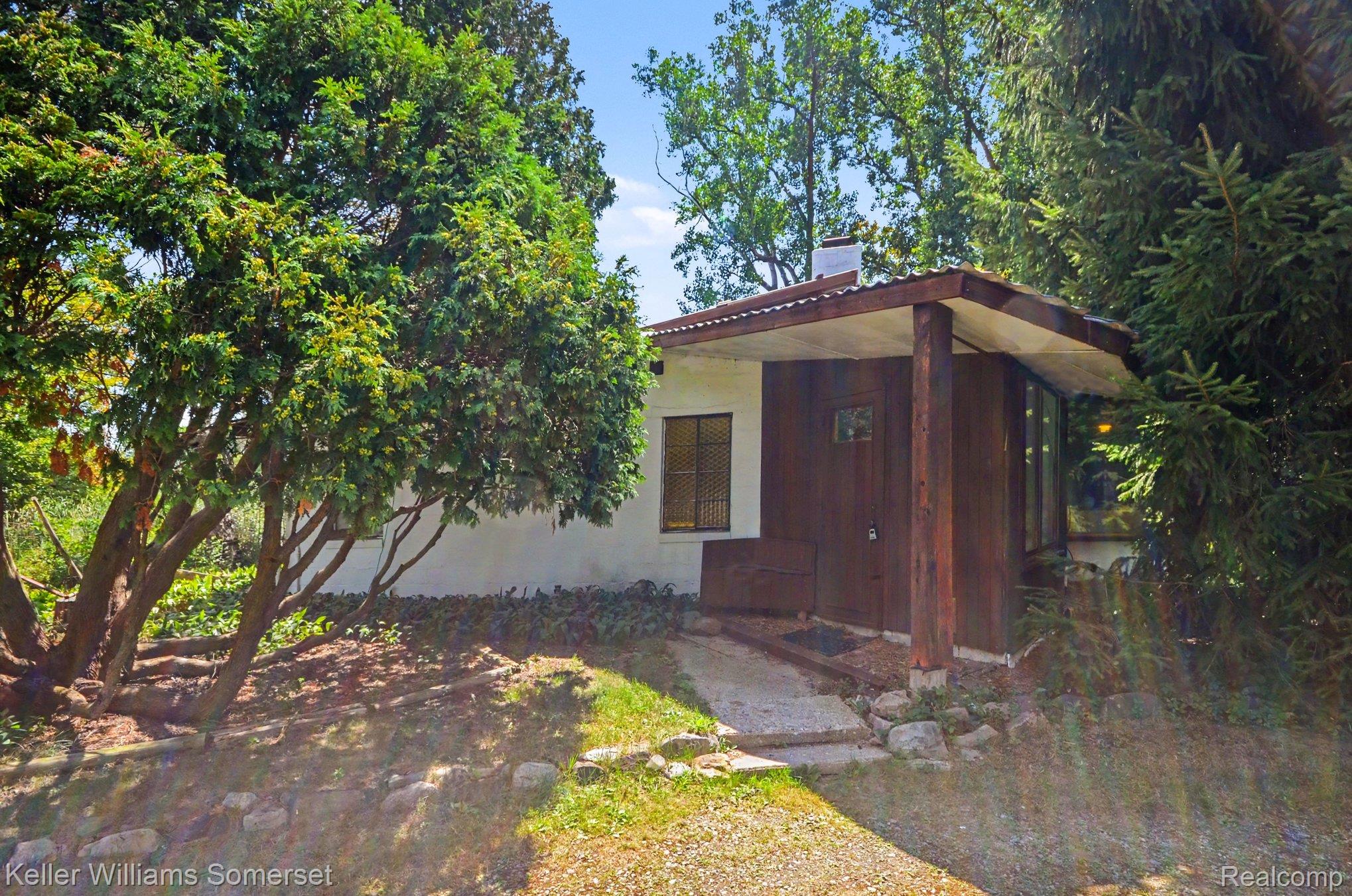 6920 Coolidge Highway Property Photo 19