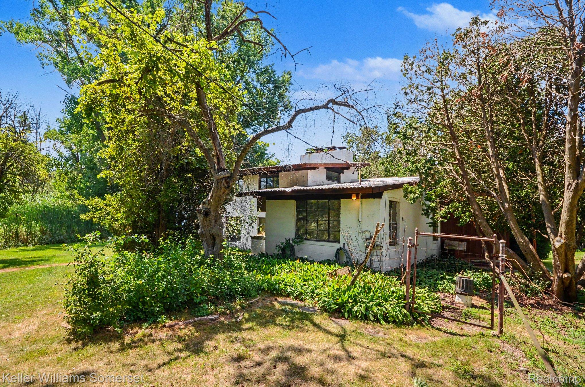 6920 Coolidge Highway Property Photo 25