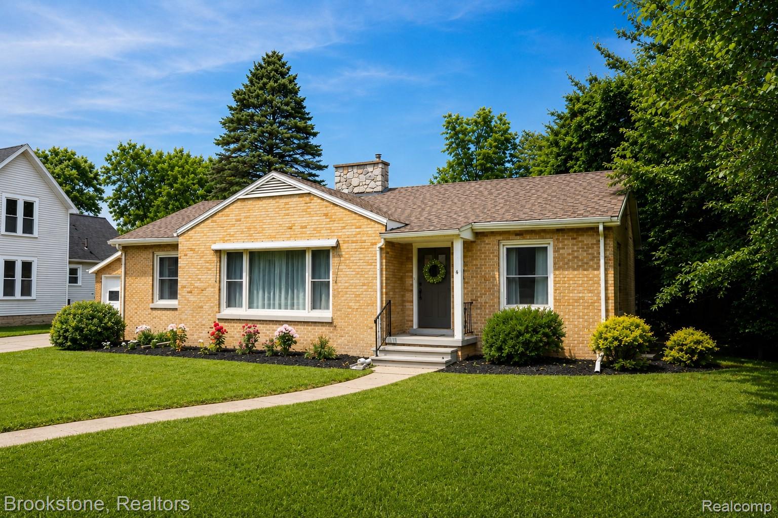 620 W Huron Avenue Property Photo 1