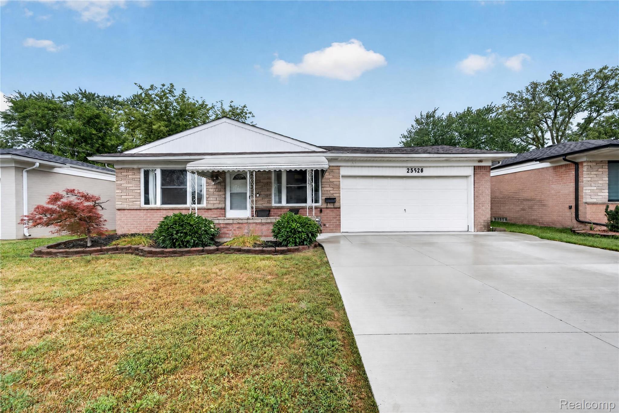 25526 Masch Avenue Property Photo 1