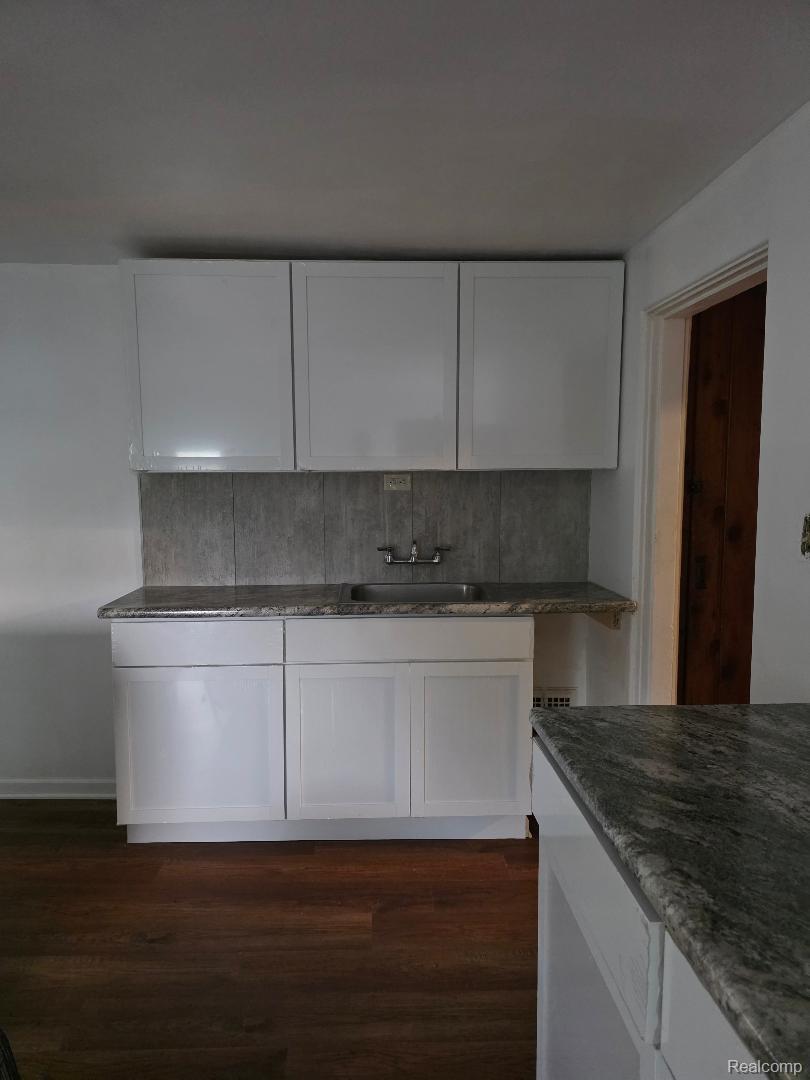 190 W Flint Street Property Photo 2