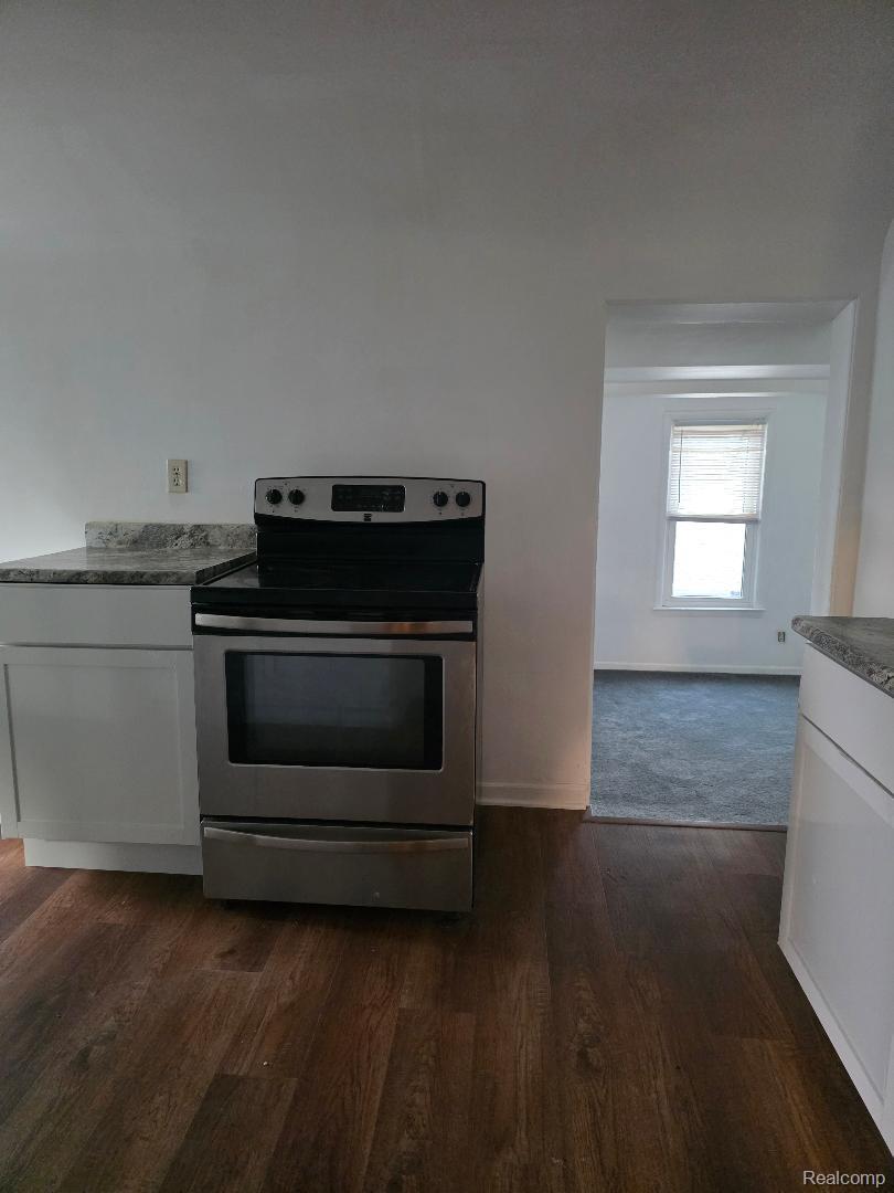 190 W Flint Street Property Photo 8