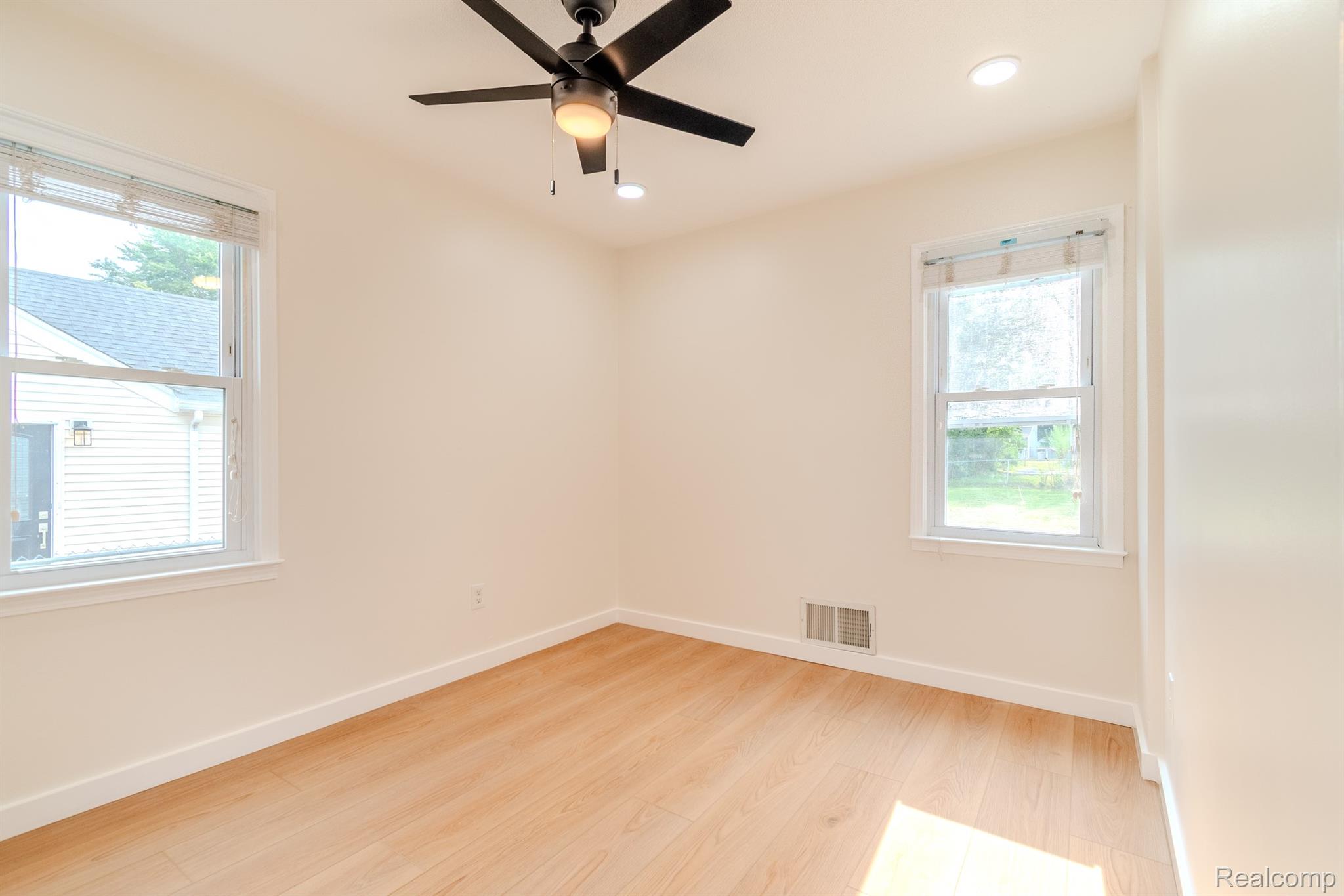 4709 Mankato Avenue Property Photo 7