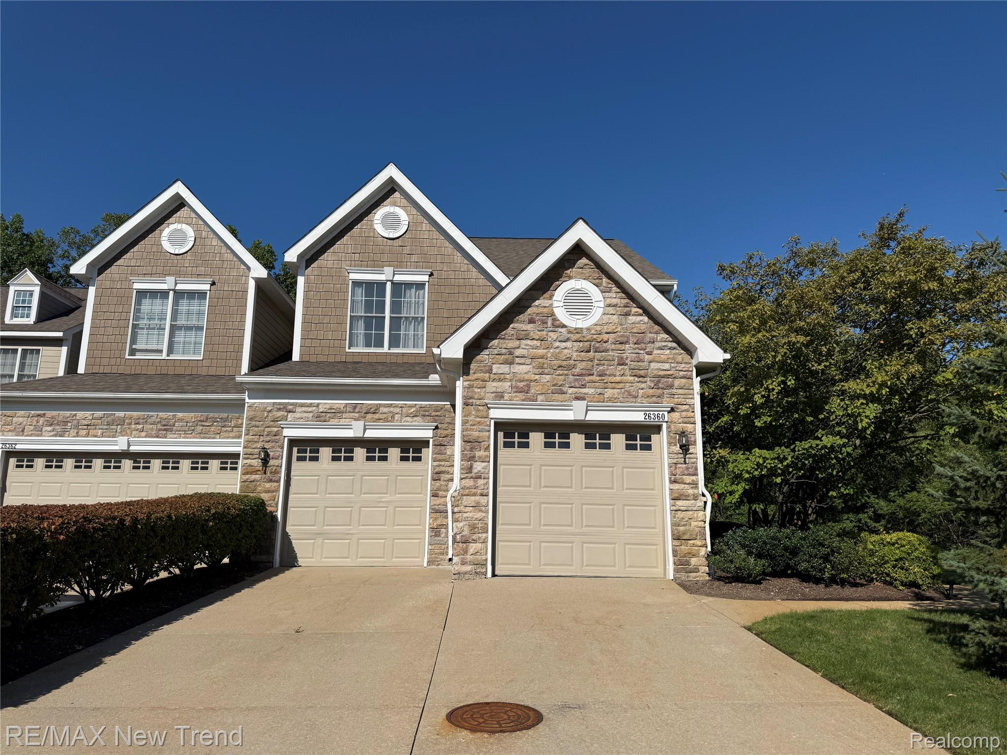 26360 FIELDSTONE Drive Property Photo 1