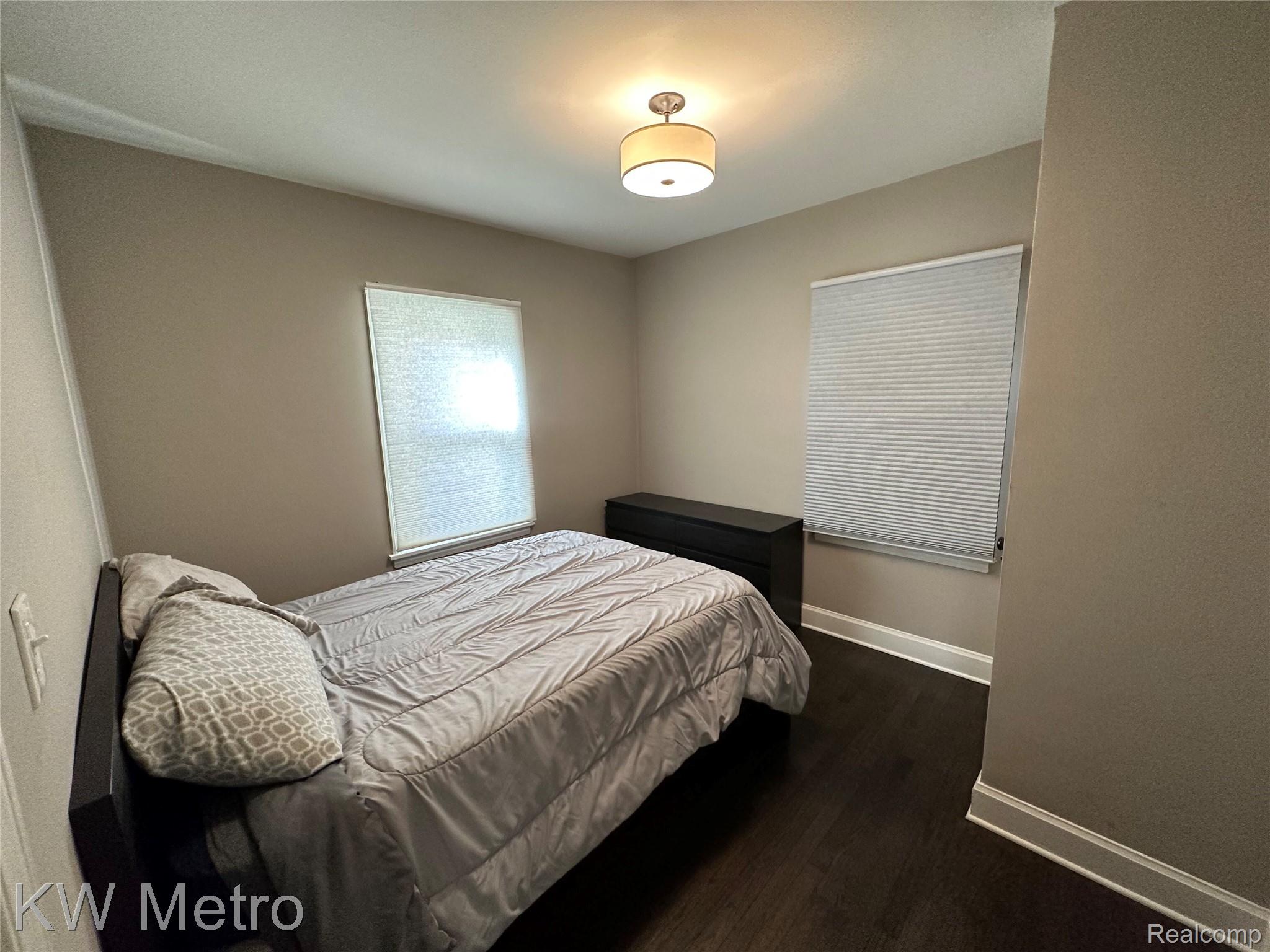 21503 Collingham Avenue Property Photo 13