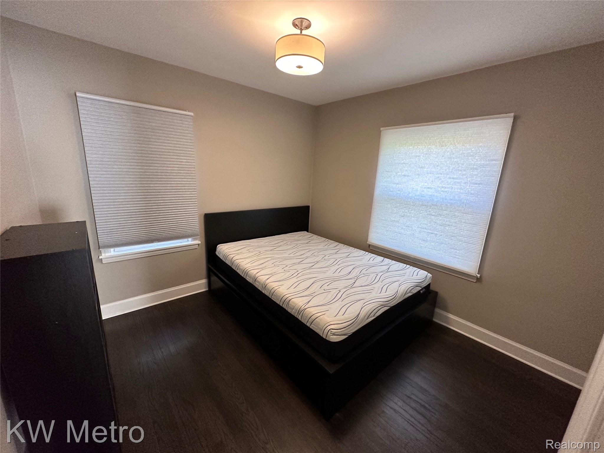 21503 Collingham Avenue Property Photo 14