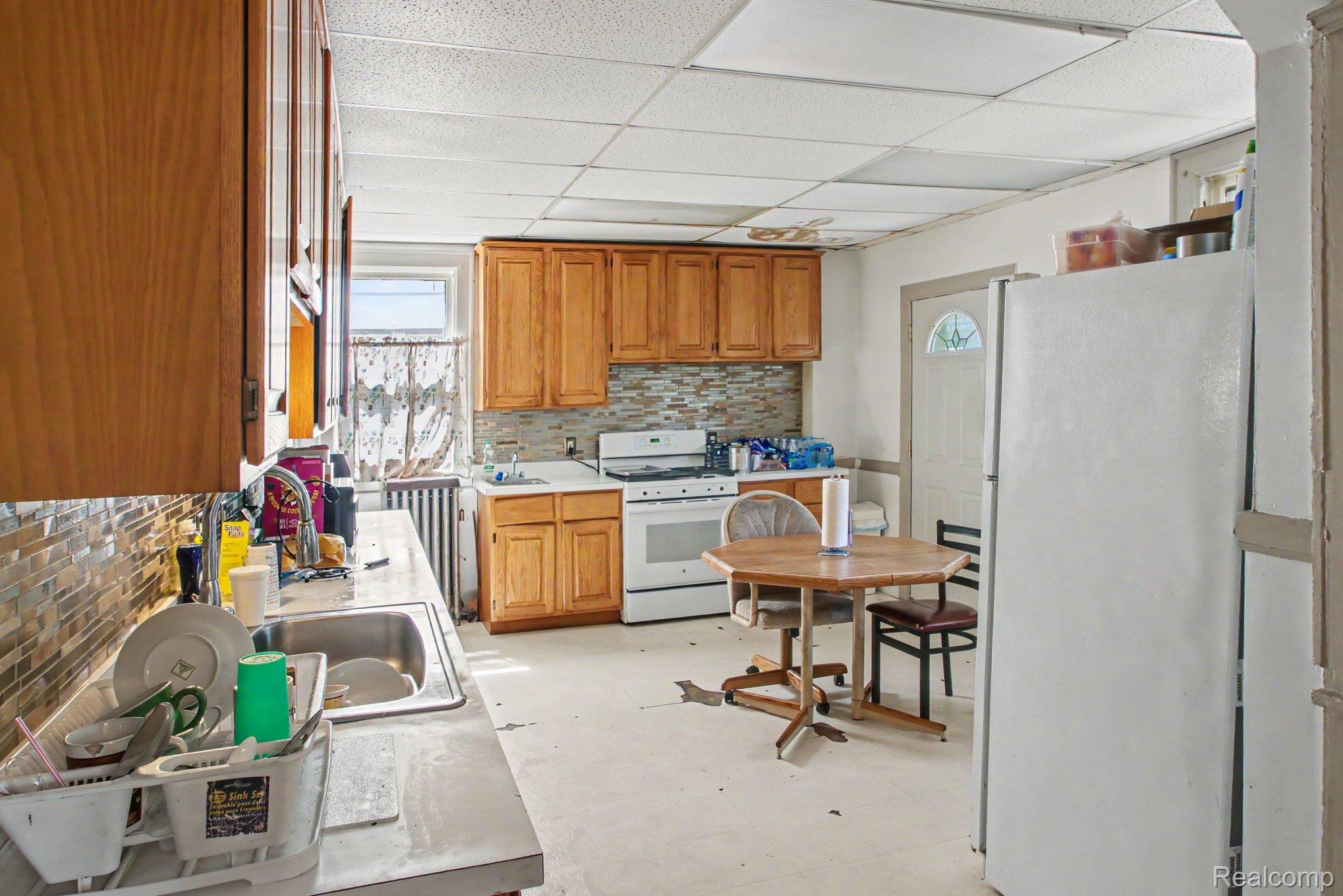 80 Longfellow Property Photo 10