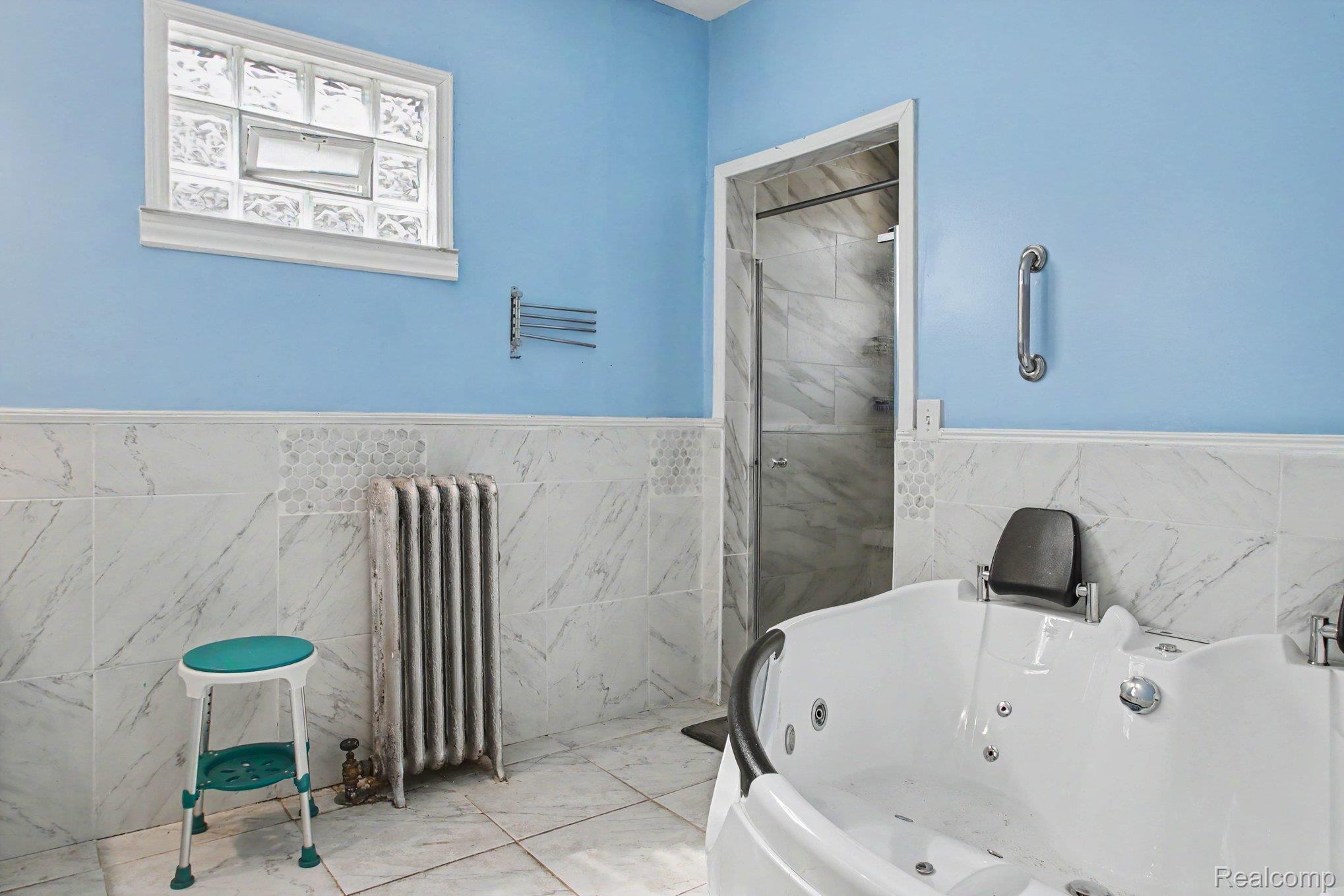 80 Longfellow Property Photo 18