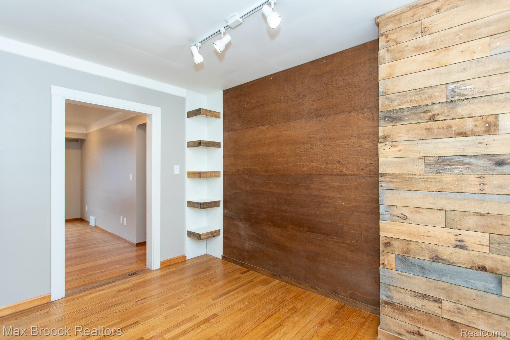 8501 Northfield Boulevard Property Photo 18