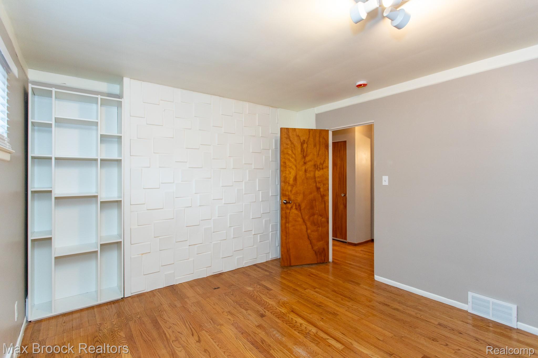 8501 Northfield Boulevard Property Photo 23