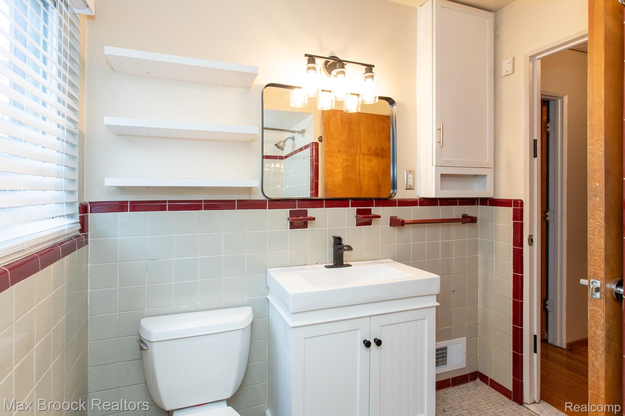 8501 Northfield Boulevard Property Photo 26