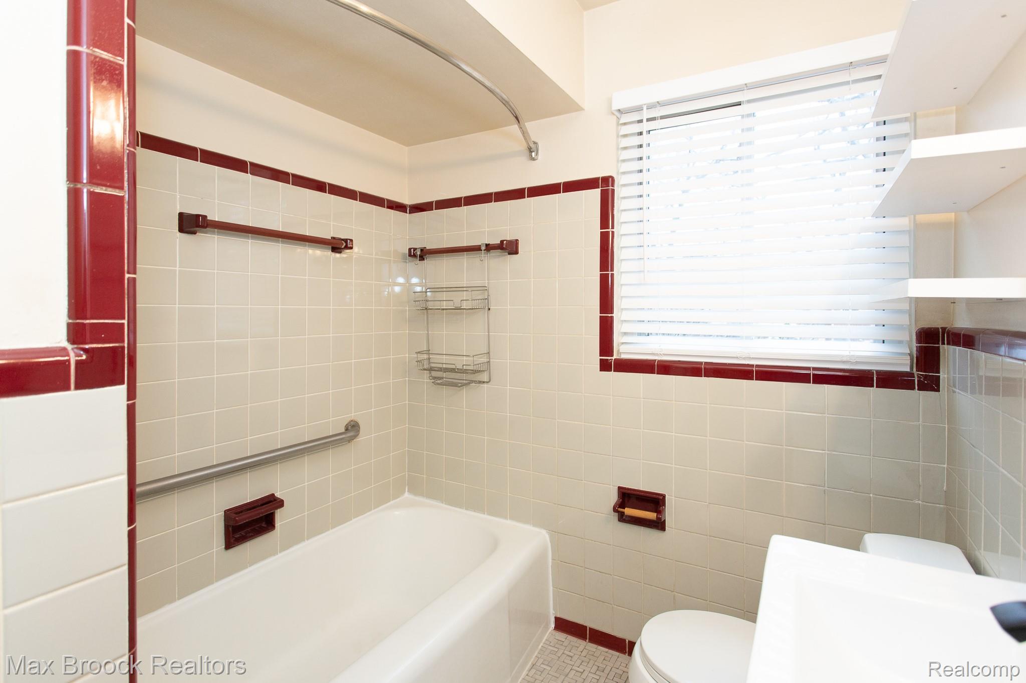 8501 Northfield Boulevard Property Photo 27