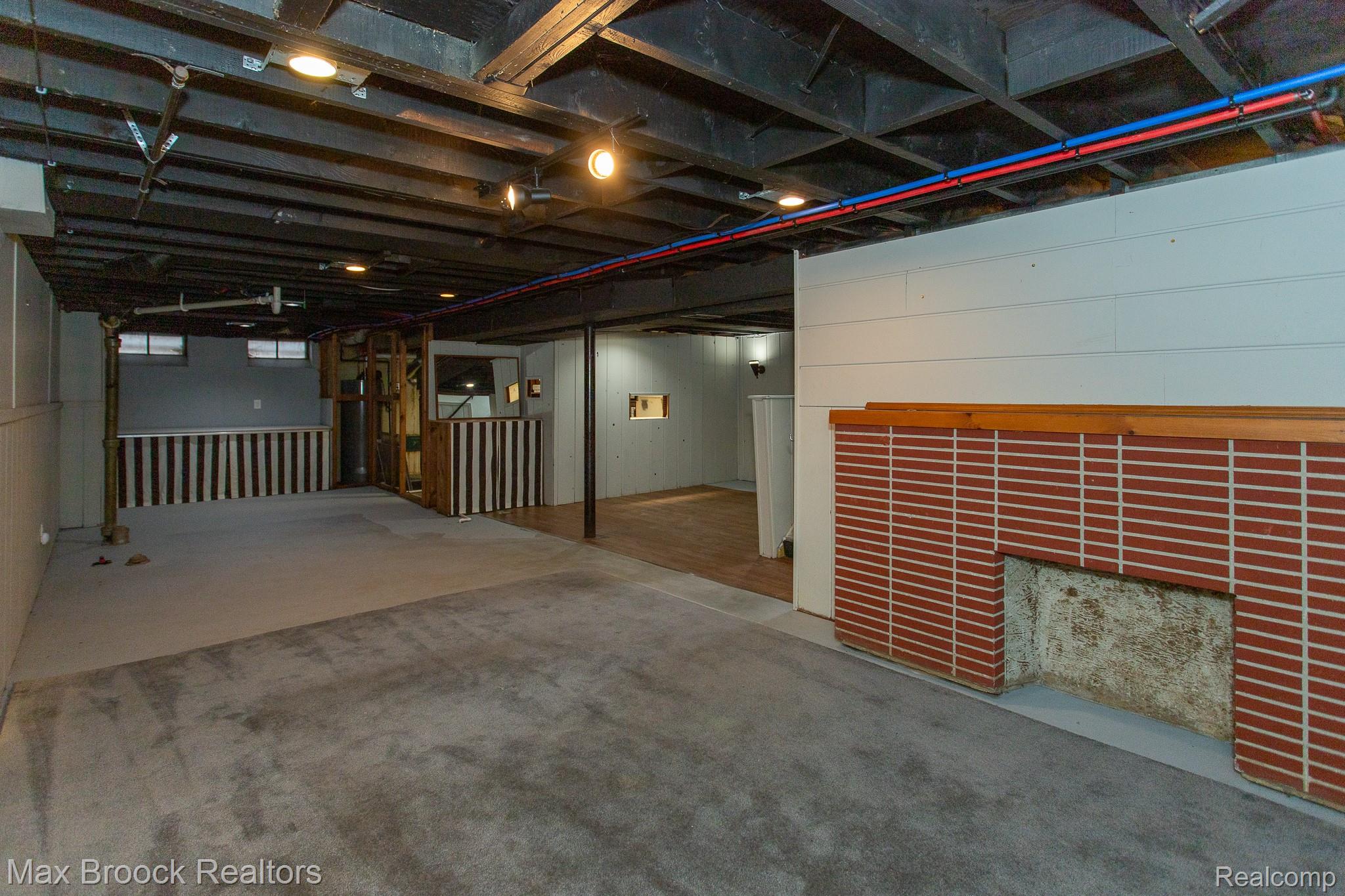 8501 Northfield Boulevard Property Photo 29
