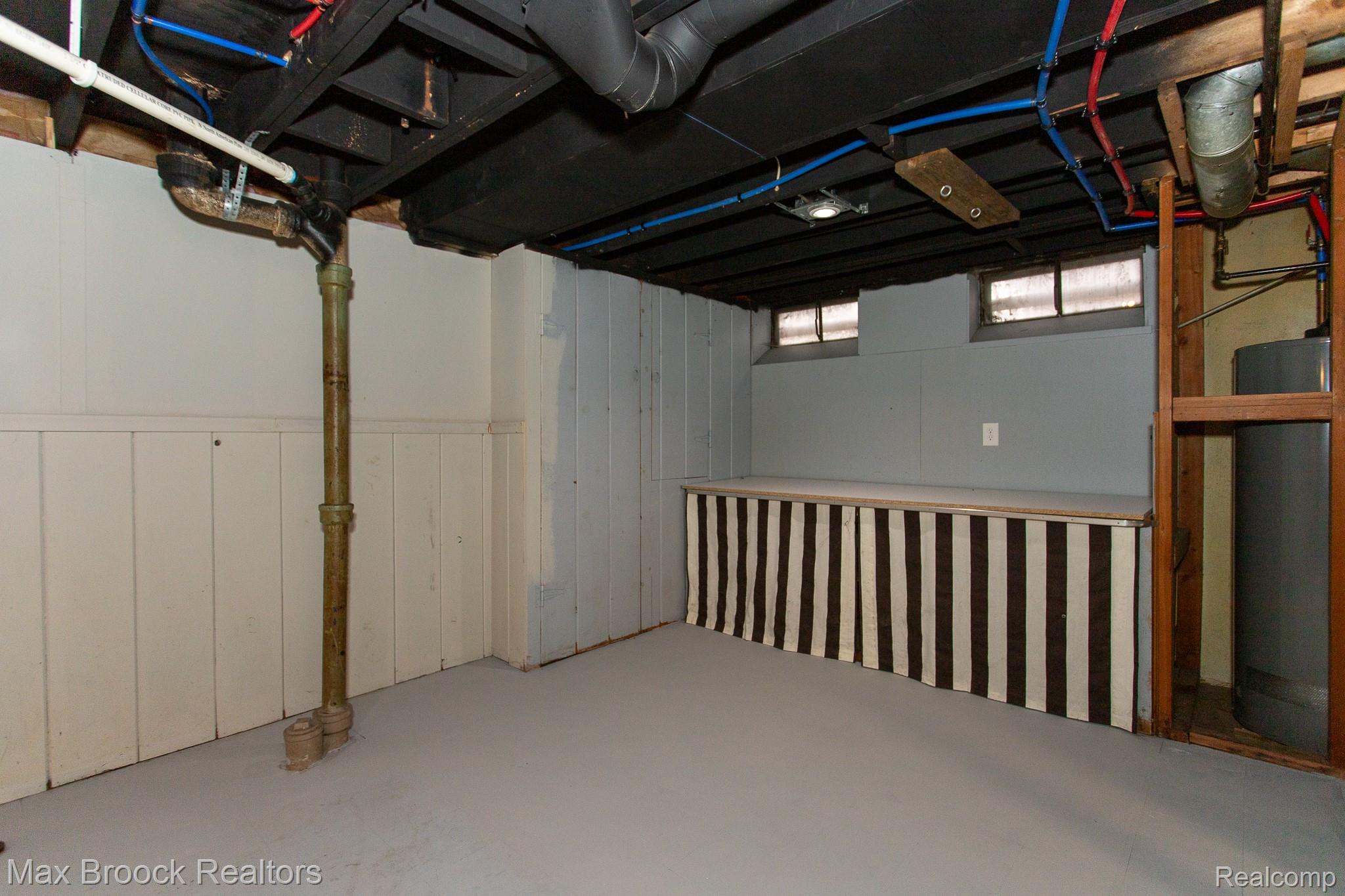 8501 Northfield Boulevard Property Photo 33