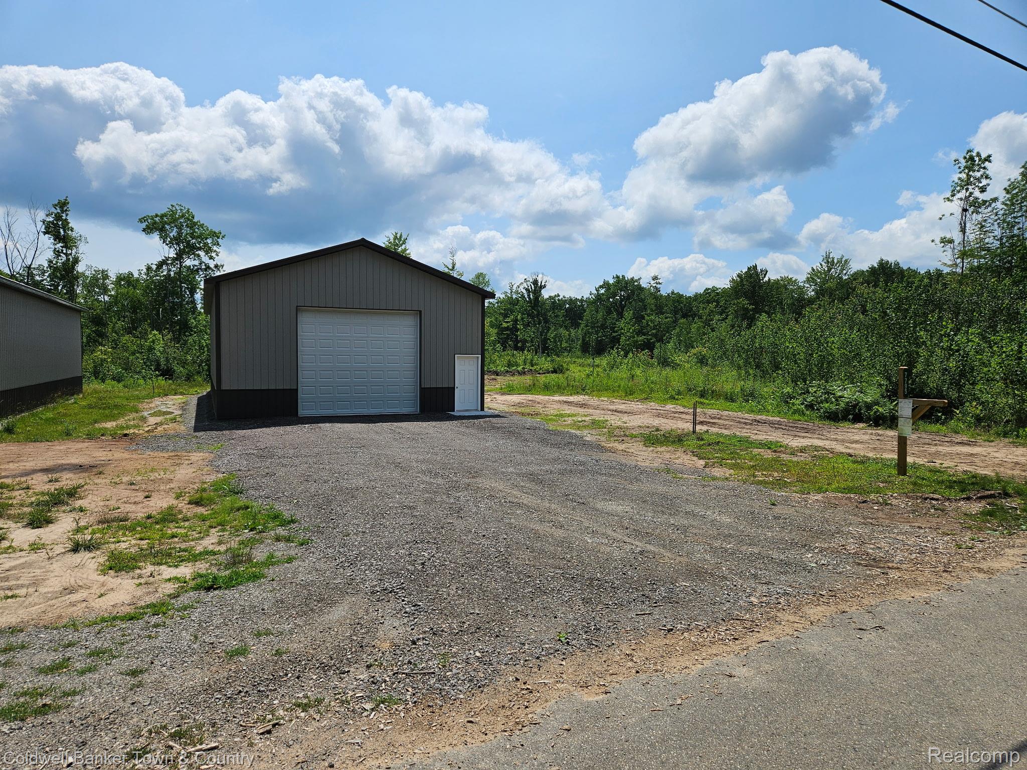 7795 Lakeside Drive Property Photo 3