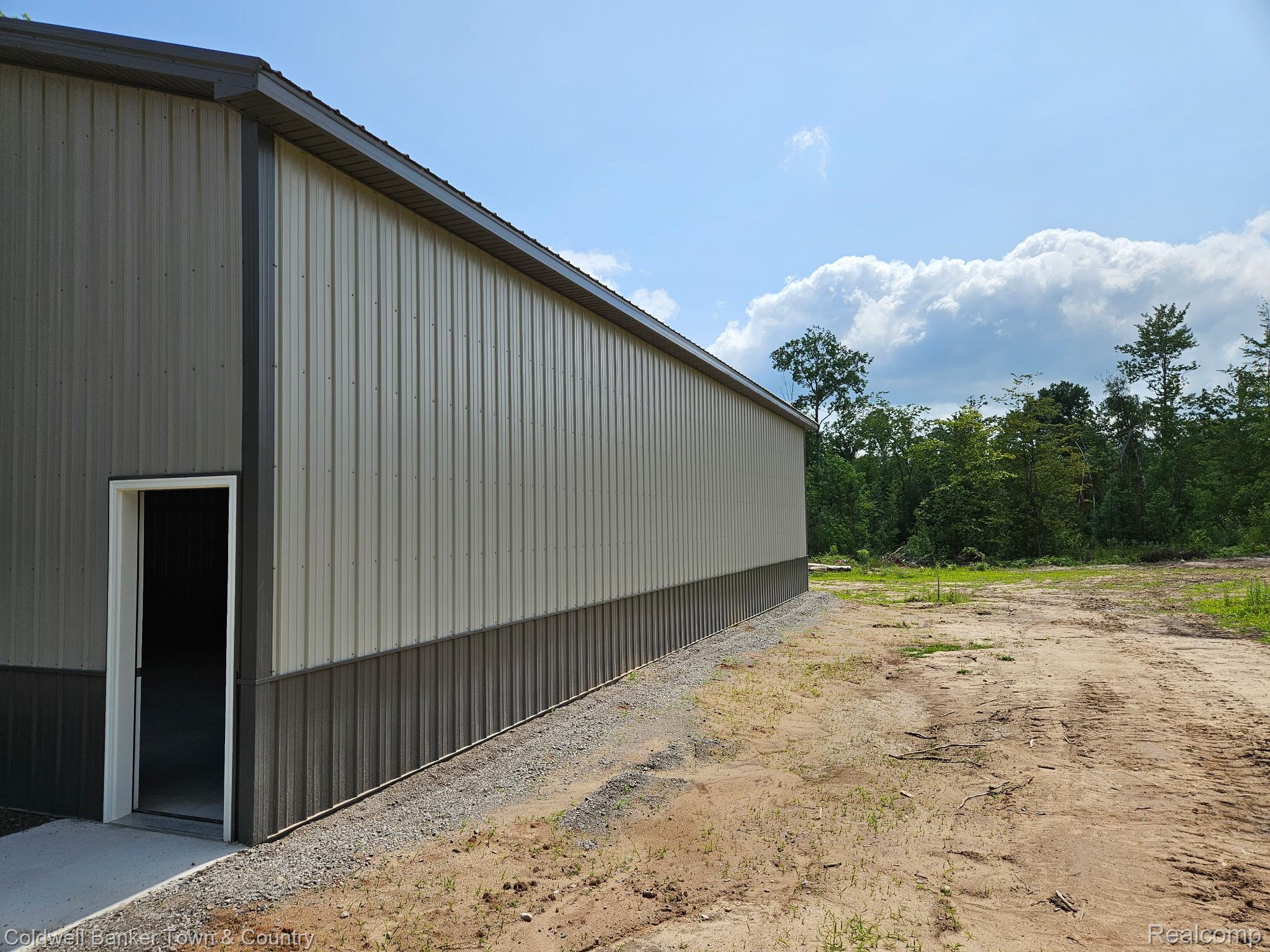 7795 Lakeside Drive Property Photo 4