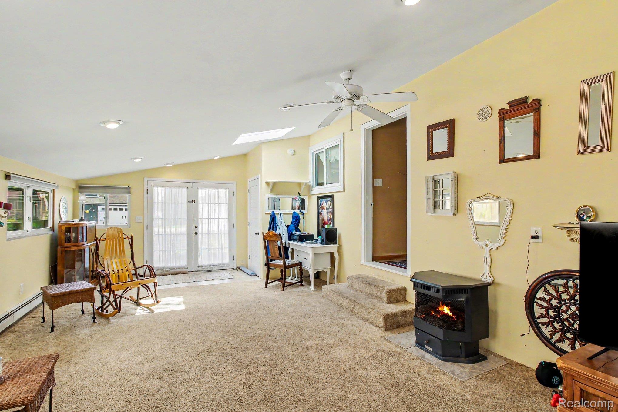 1210 Sunrise Park Street Property Photo 10