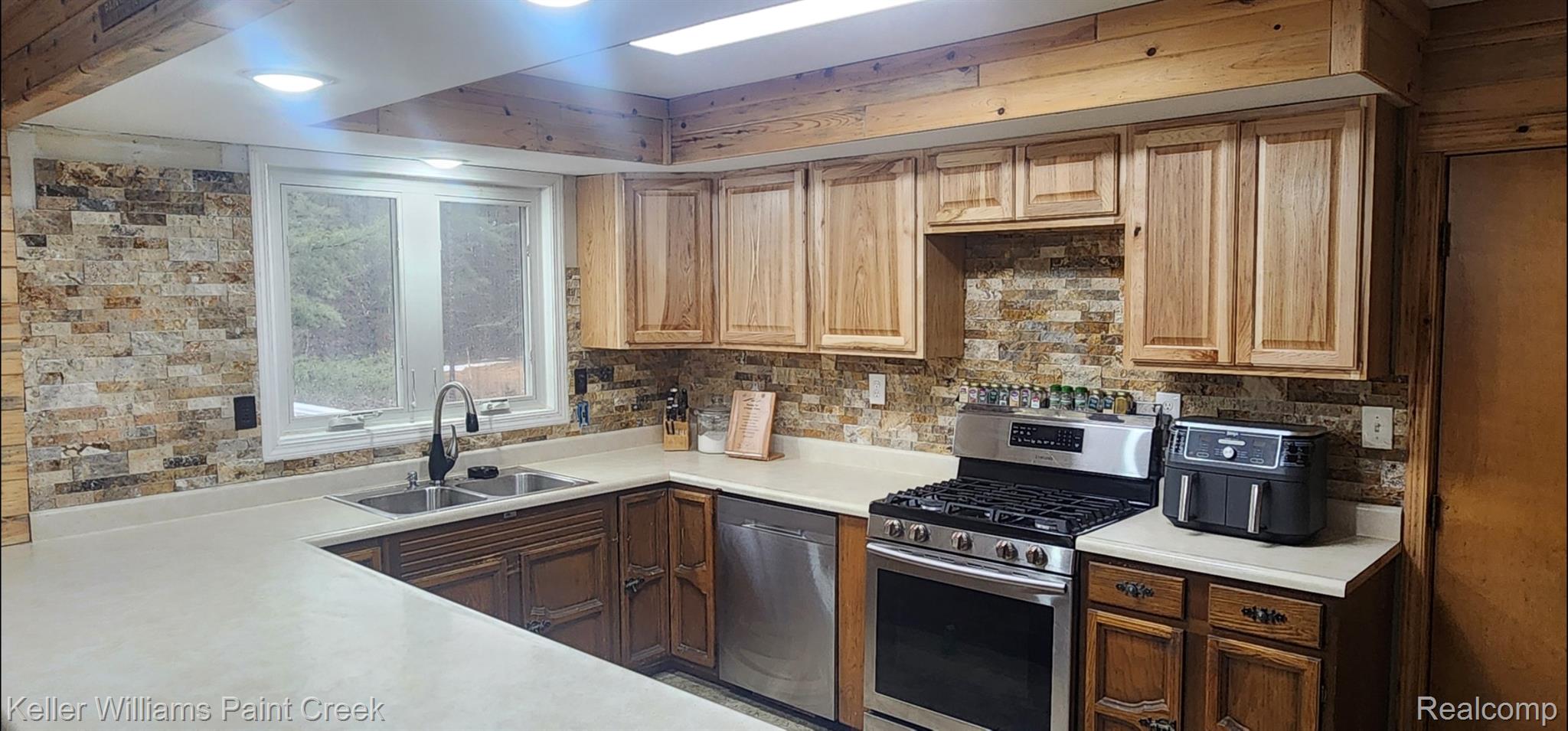22545 Pleasant Valley Road Property Photo 9