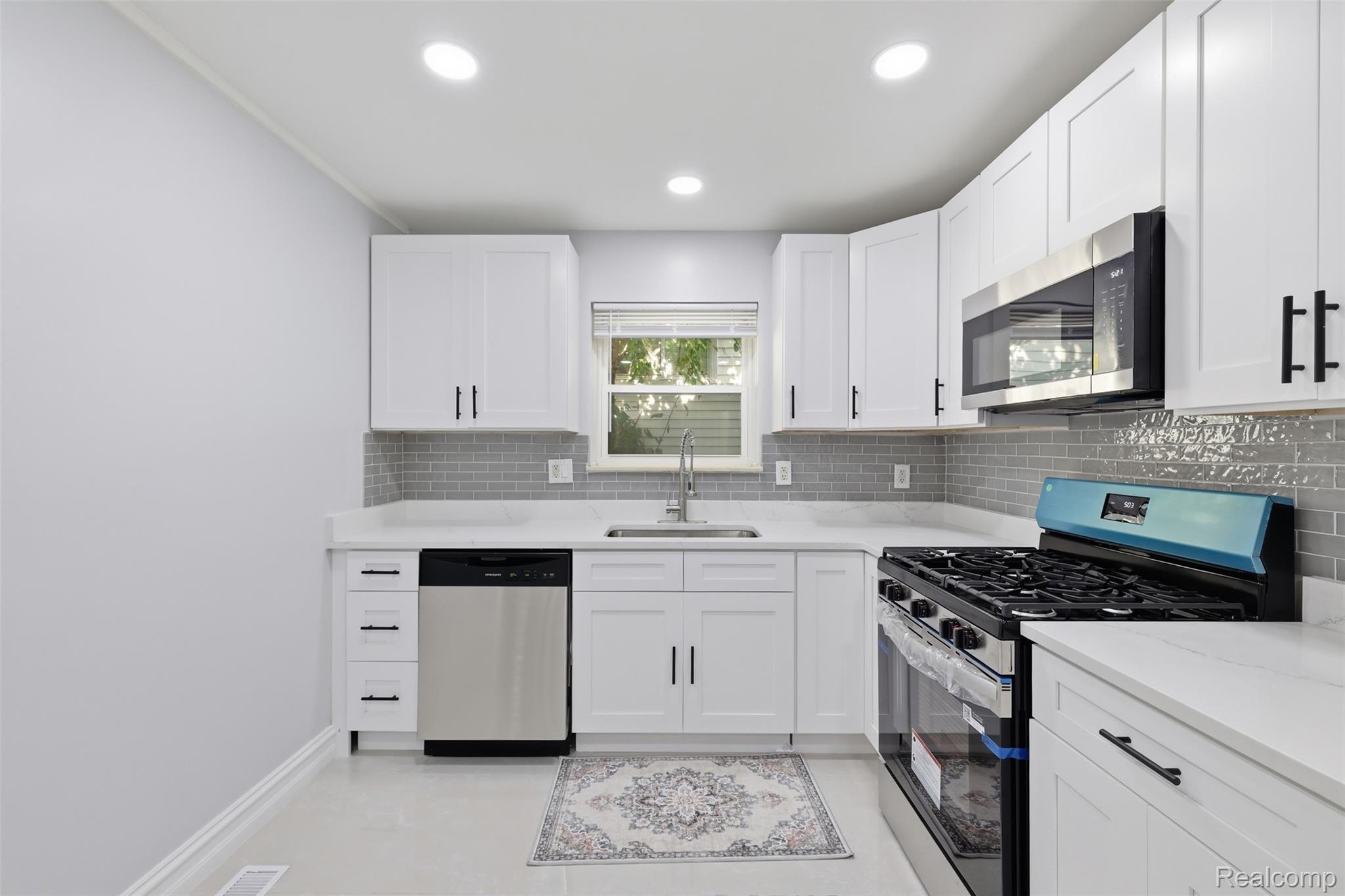 4661 N Tuxedo Drive Property Photo 16