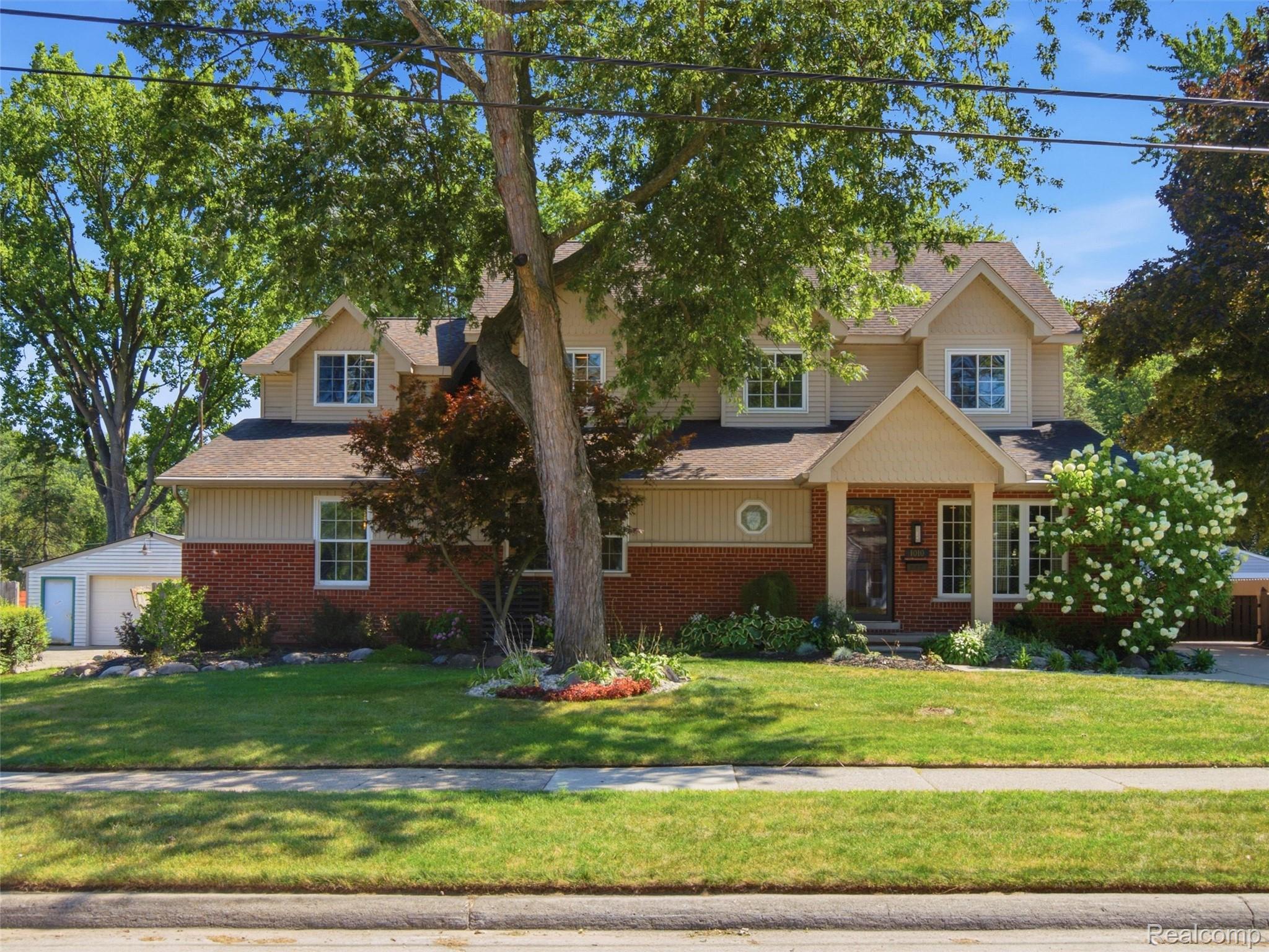 1010 Genesee Drive Property Photo 1