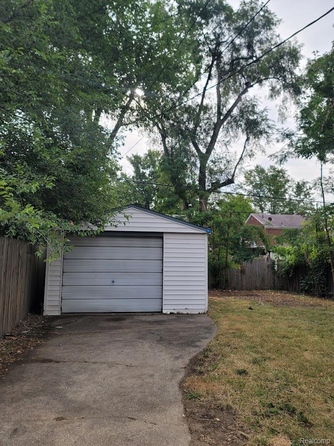 20024 Hartwell Street Property Photo 3