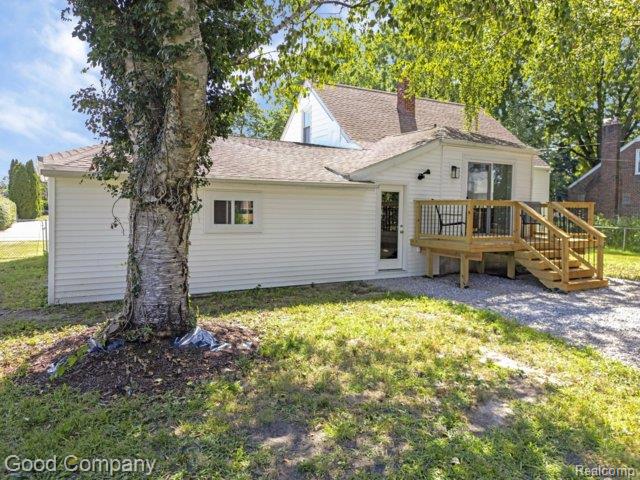 23161 Hill Avenue Property Photo 4