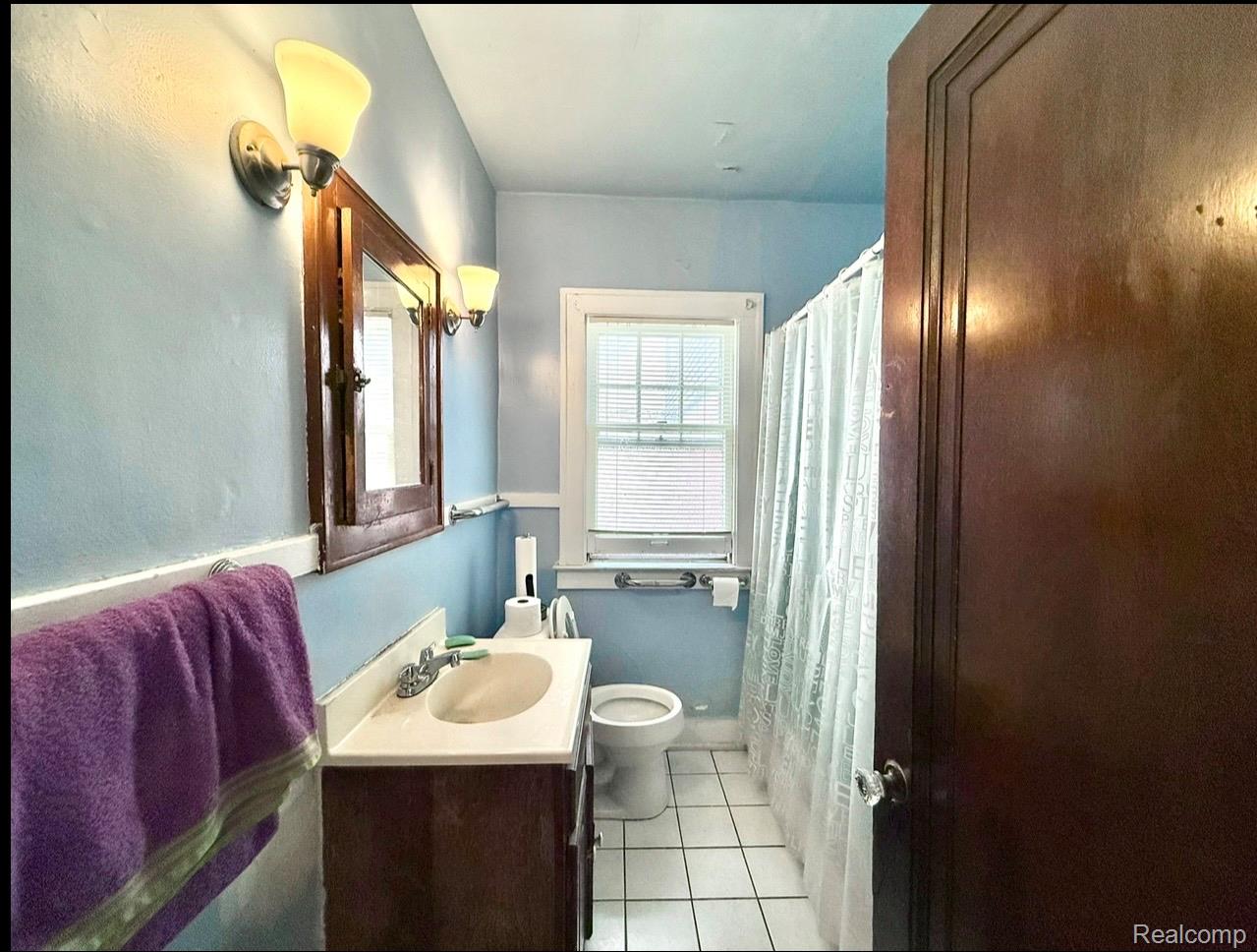 4553 Curtis Street Property Photo 12