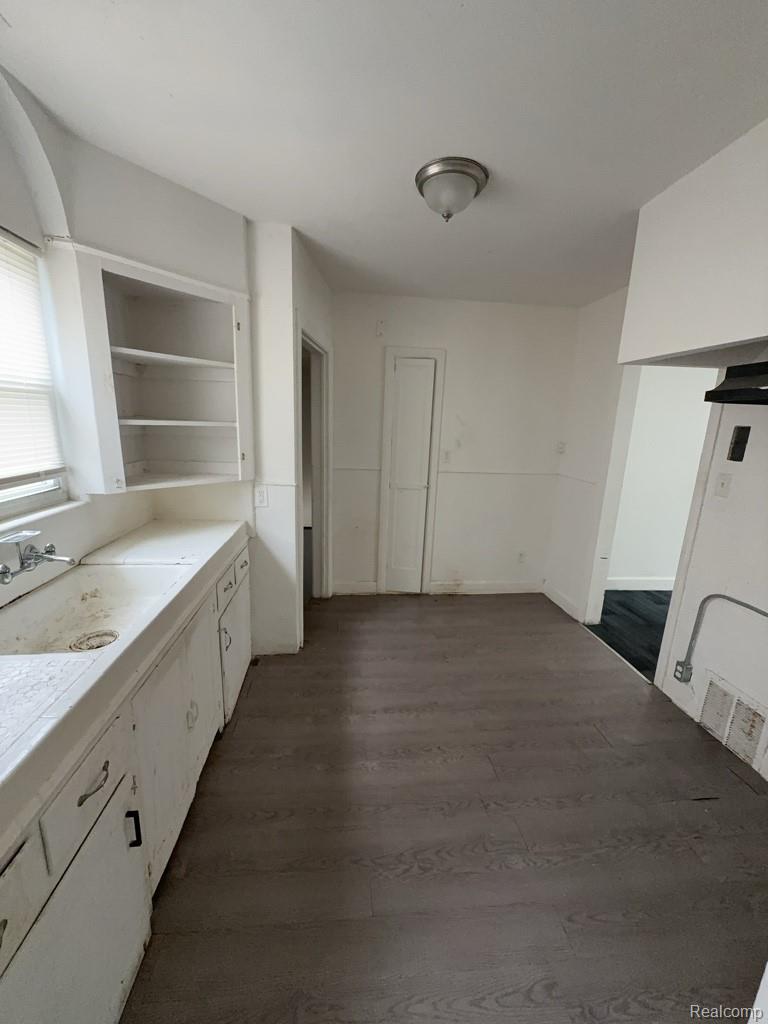 9164 Mendota Street Property Photo 8