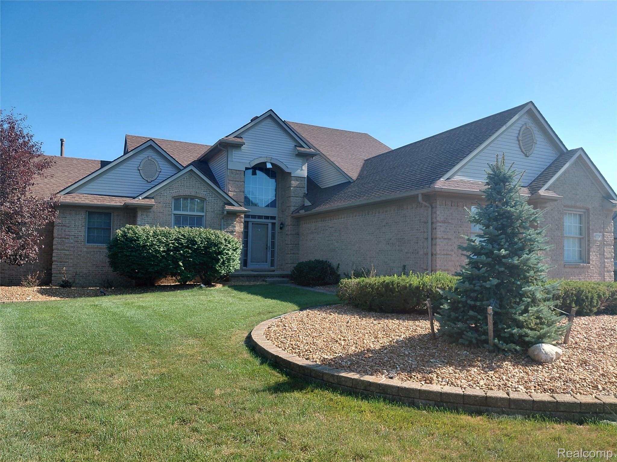 47752 River Woods Drive Property Photo 1