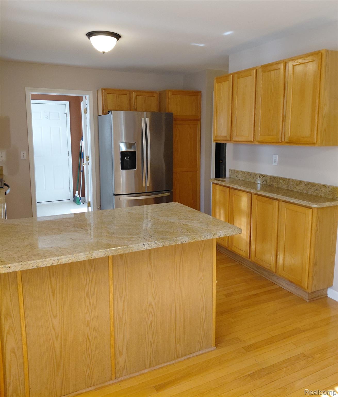 47752 River Woods Drive Property Photo 6