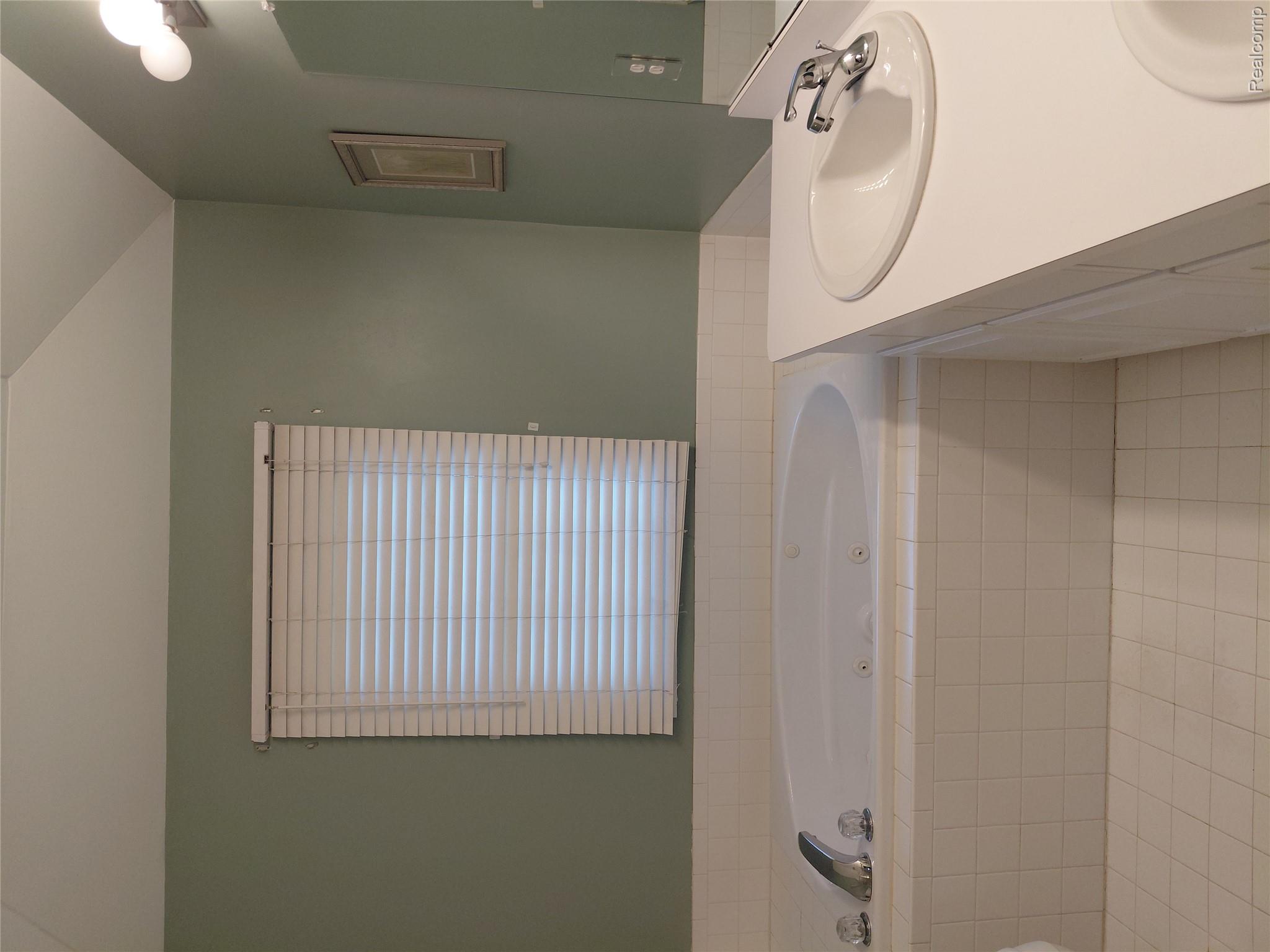 47752 River Woods Drive Property Photo 12