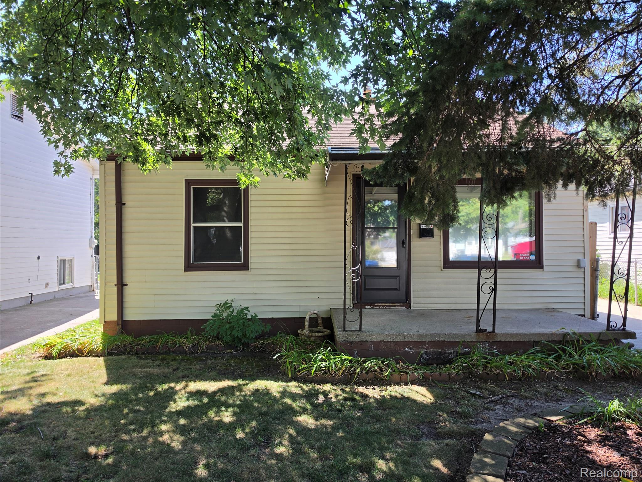 4930 Campbell Street Property Photo 2