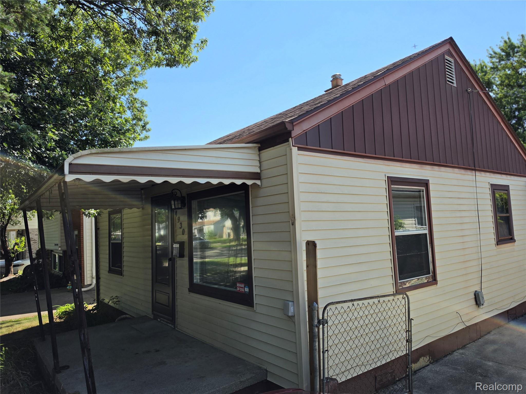 4930 Campbell Street Property Photo 3