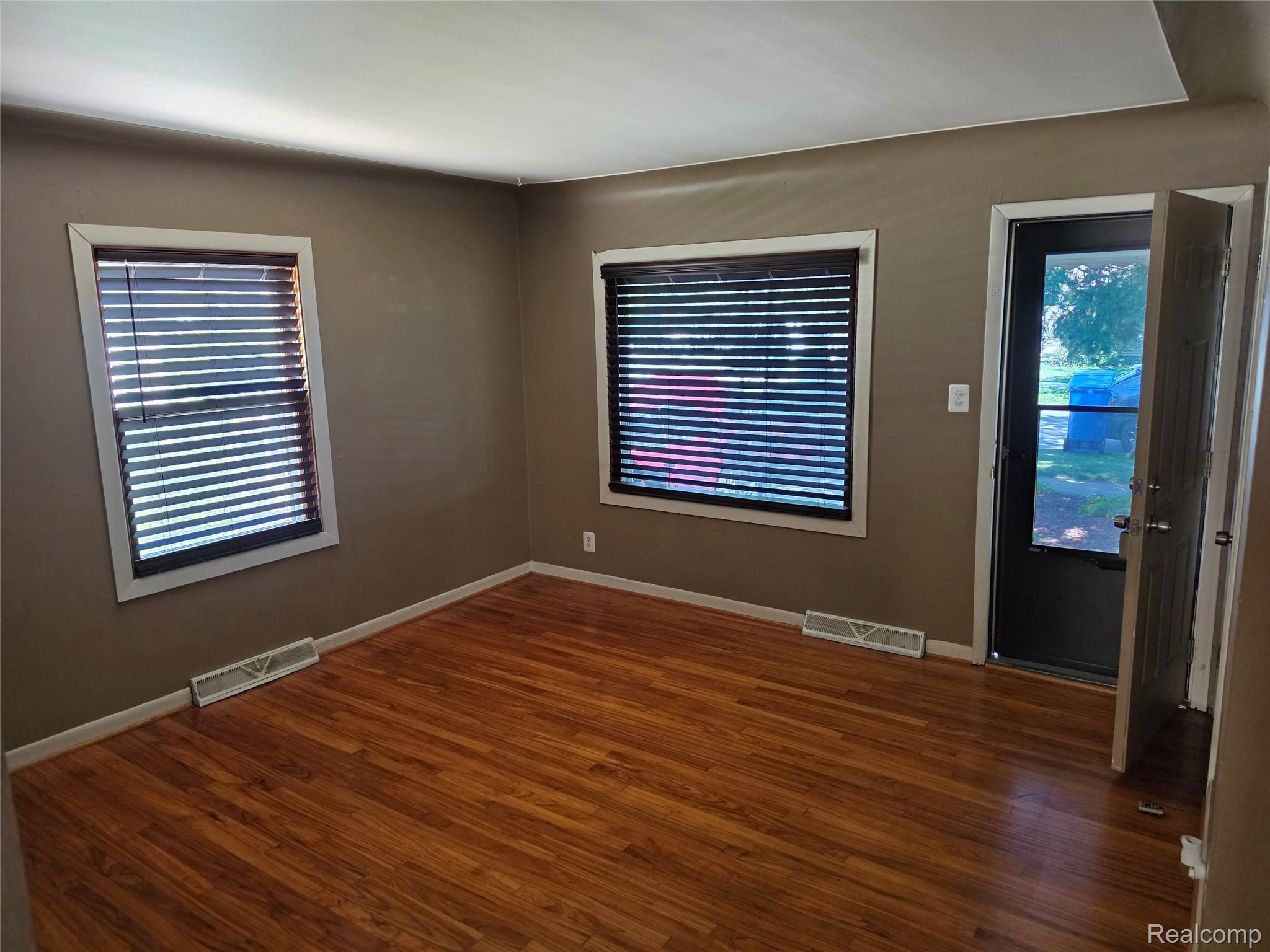 4930 Campbell Street Property Photo 7