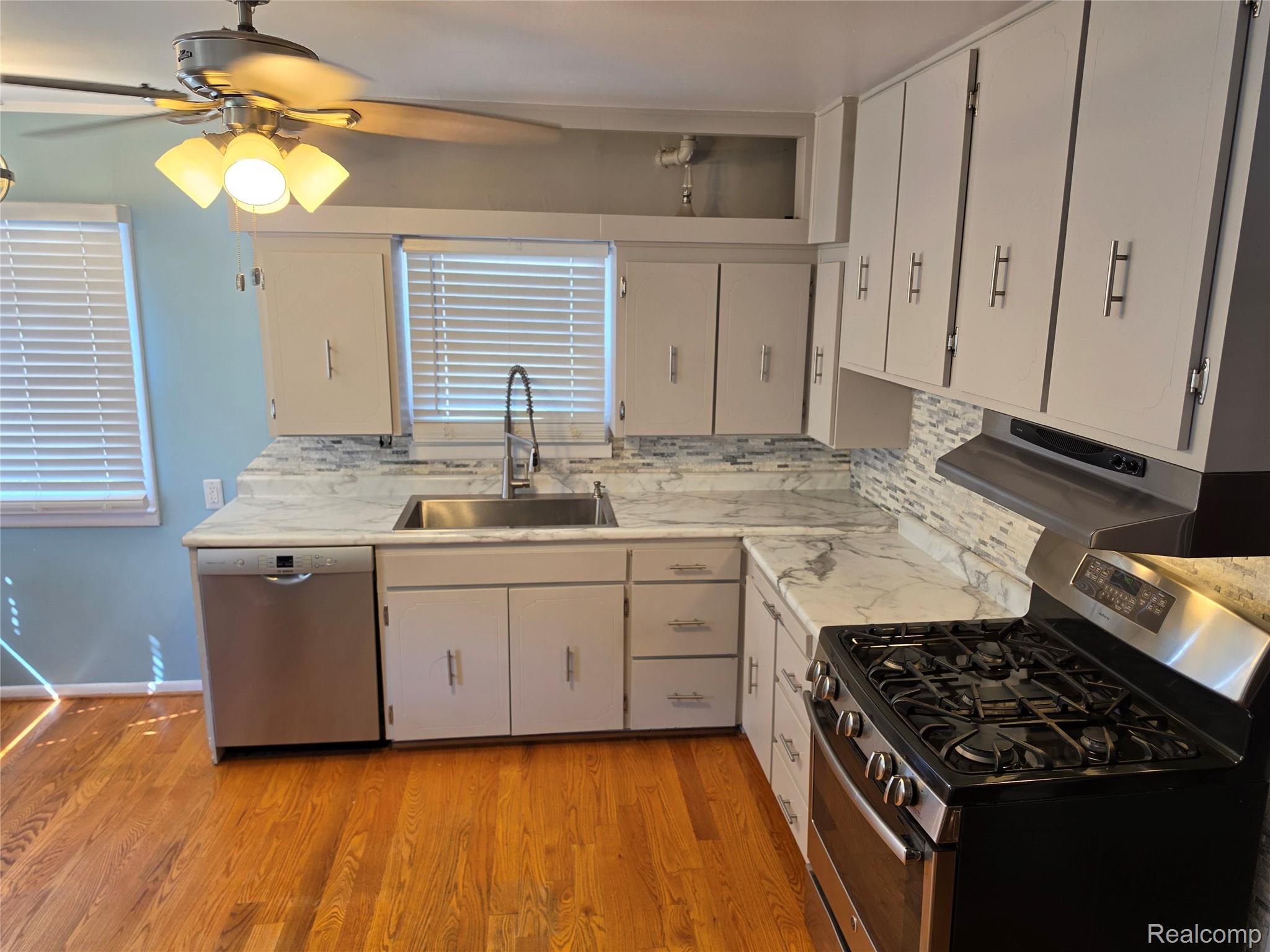 4930 Campbell Street Property Photo 13