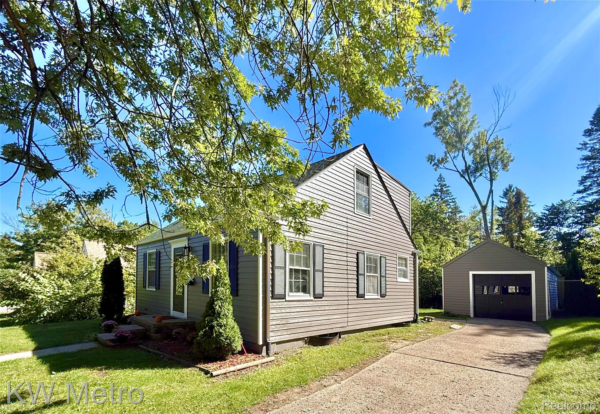 1305 Collegewood Street Property Photo 2