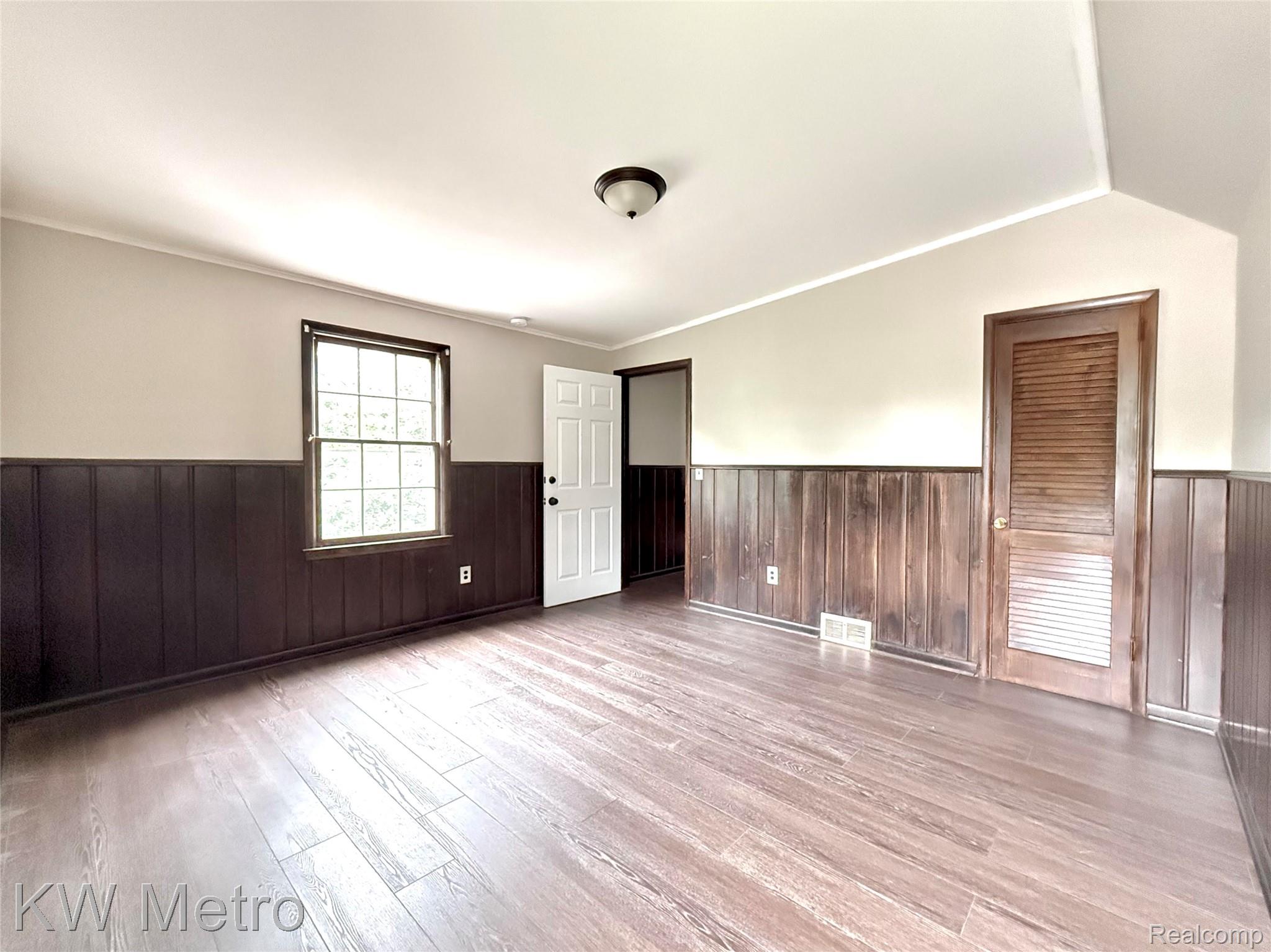 1305 Collegewood Street Property Photo 23