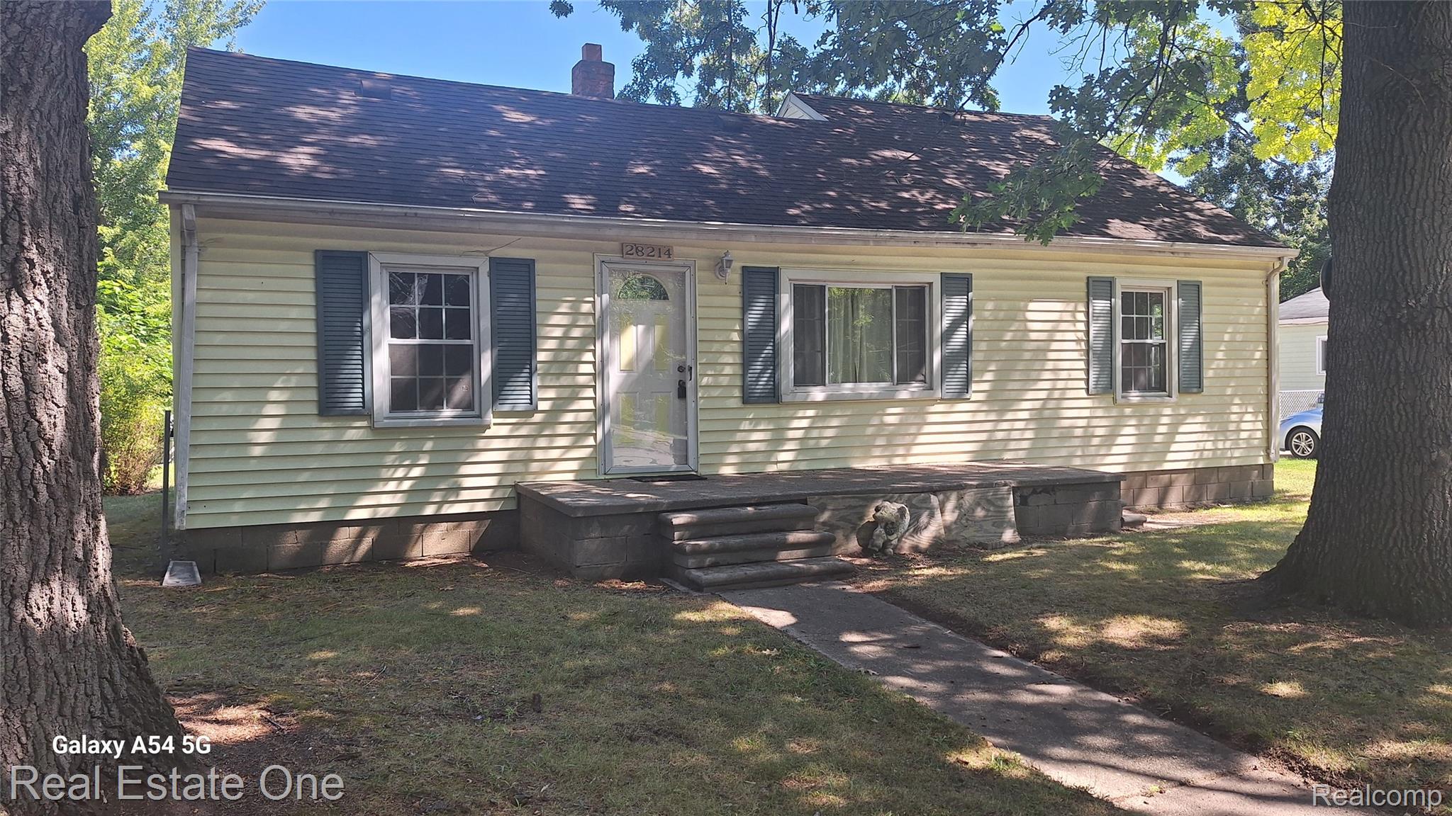 28214 Eton Street Property Photo 1