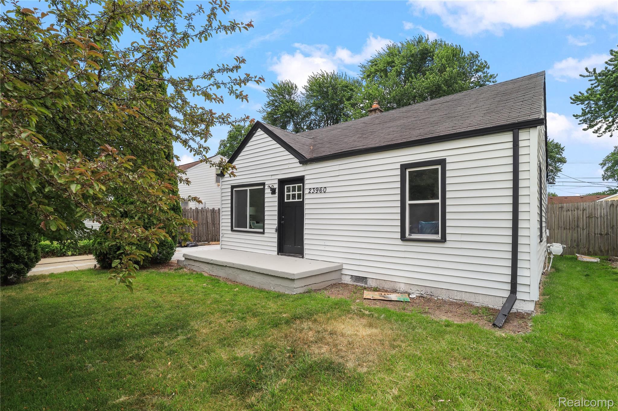 23960 Trombley Street Property Photo 1